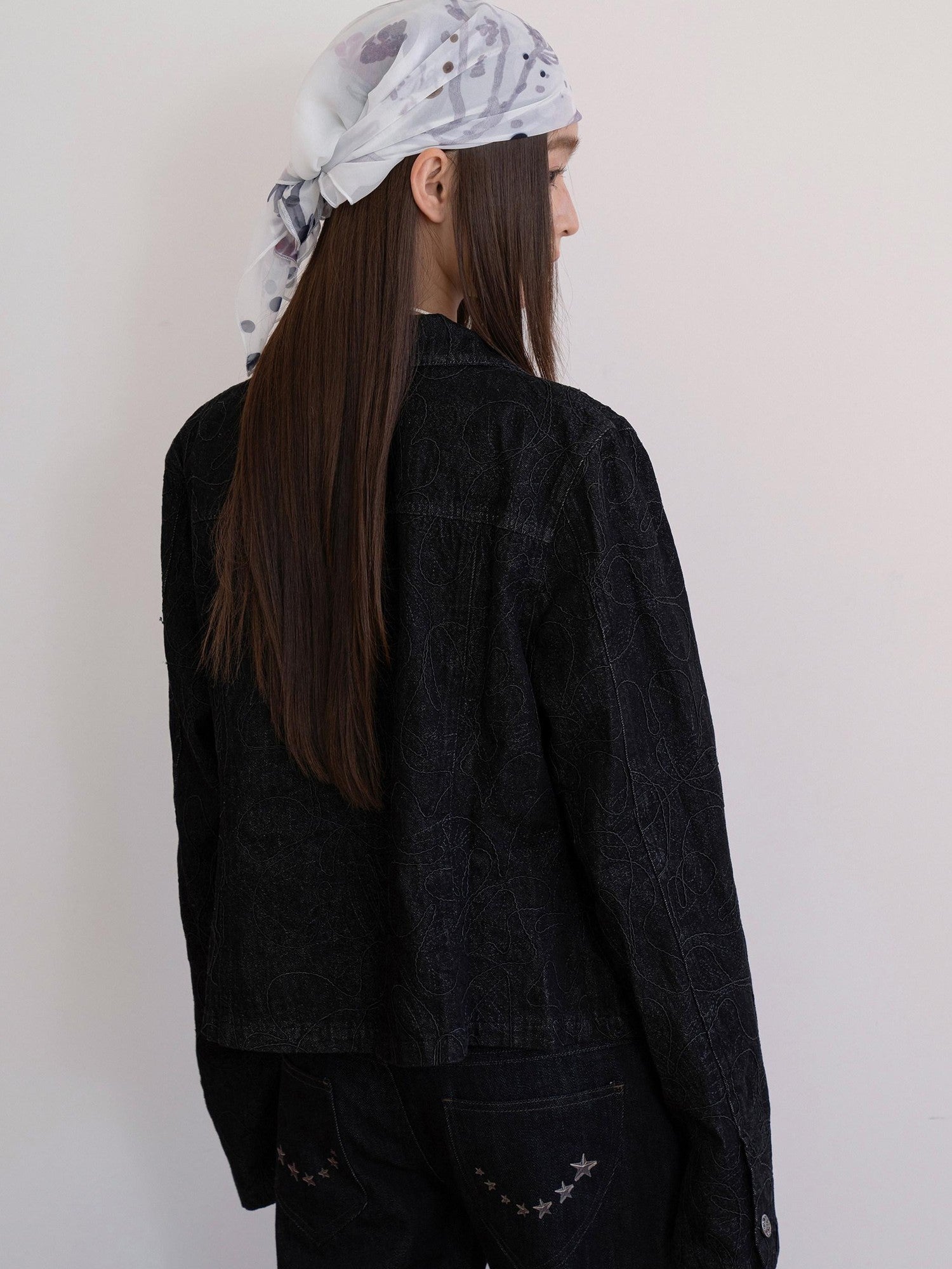 THELIGHT OFFICIAL Black Curved Texture Geometric Cropped Boxy Fit Women's Cotton Denim Jackets