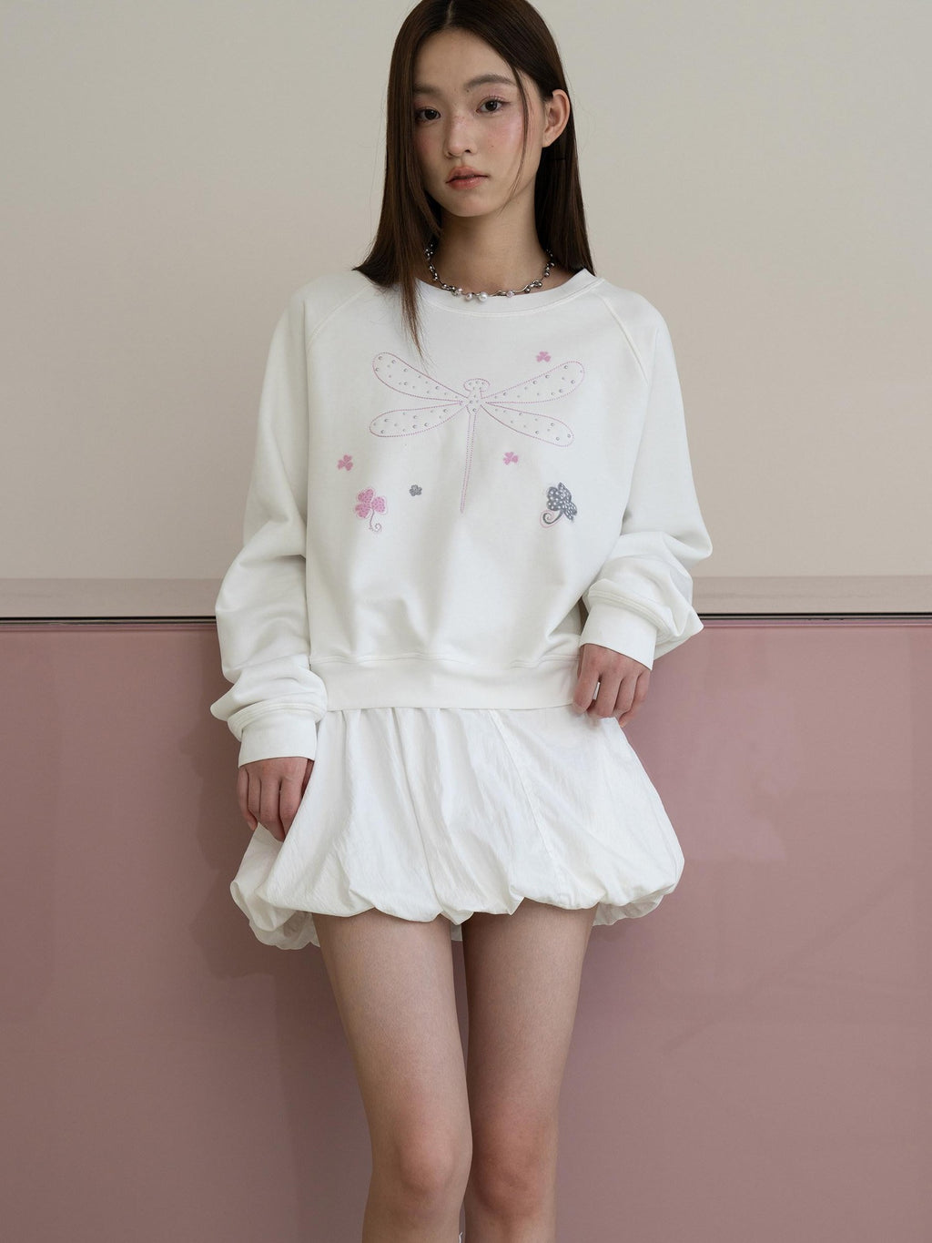 THELIGHT OFFICIAL Cropped Topstitch Print Rhinestone Dragonfly Raglan Women's Cotton Sweatshirts