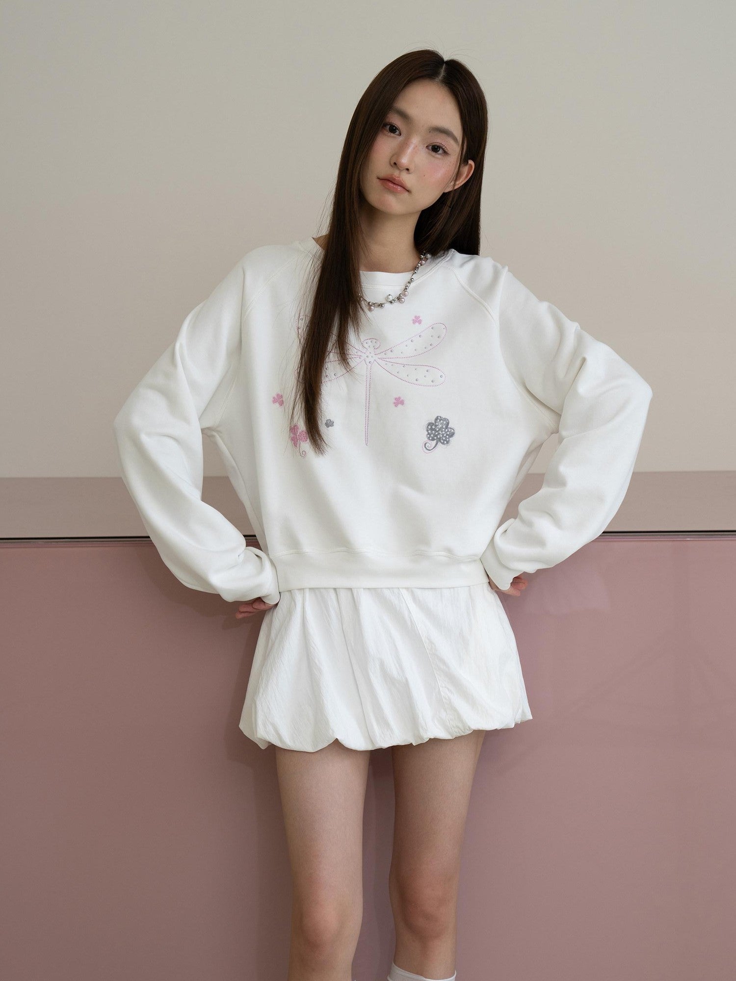 THELIGHT OFFICIAL Cropped Topstitch Print Rhinestone Dragonfly Raglan Women's Cotton Sweatshirts
