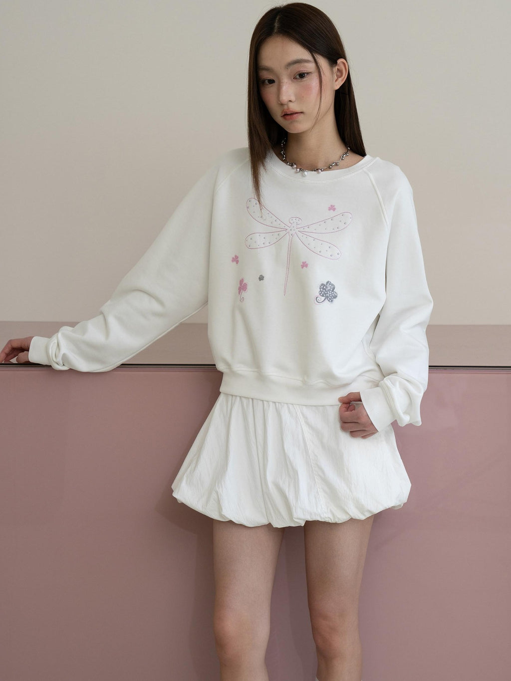 THELIGHT OFFICIAL Cropped Topstitch Print Rhinestone Dragonfly Raglan Women's Cotton Sweatshirts