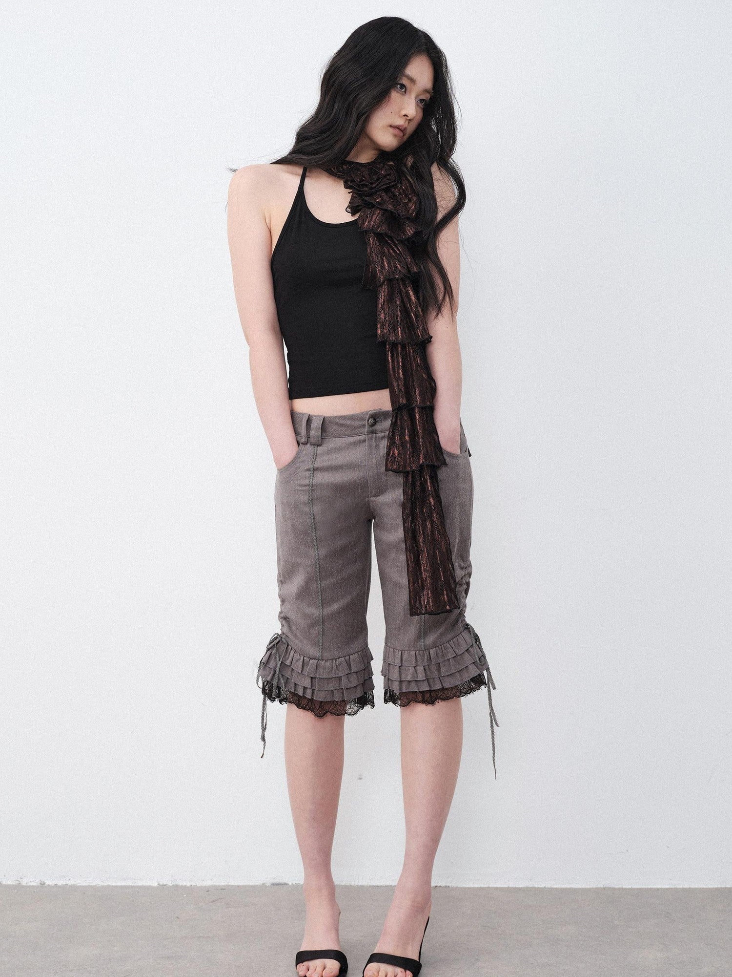 THELIGHT OFFICIAL Gray Lace Ruffle Patchwork Flared Hem Women's Polyester Short Trousers