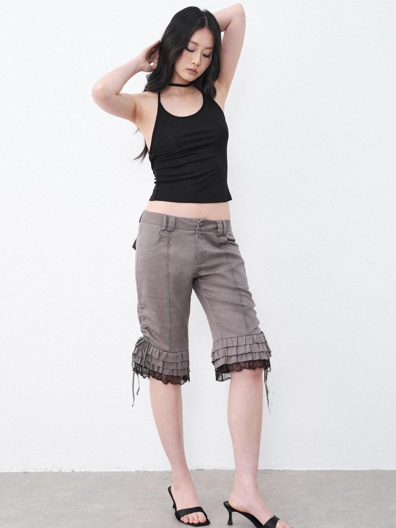 THELIGHT OFFICIAL Gray Lace Ruffle Patchwork Flared Hem Women's Polyester Short Trousers