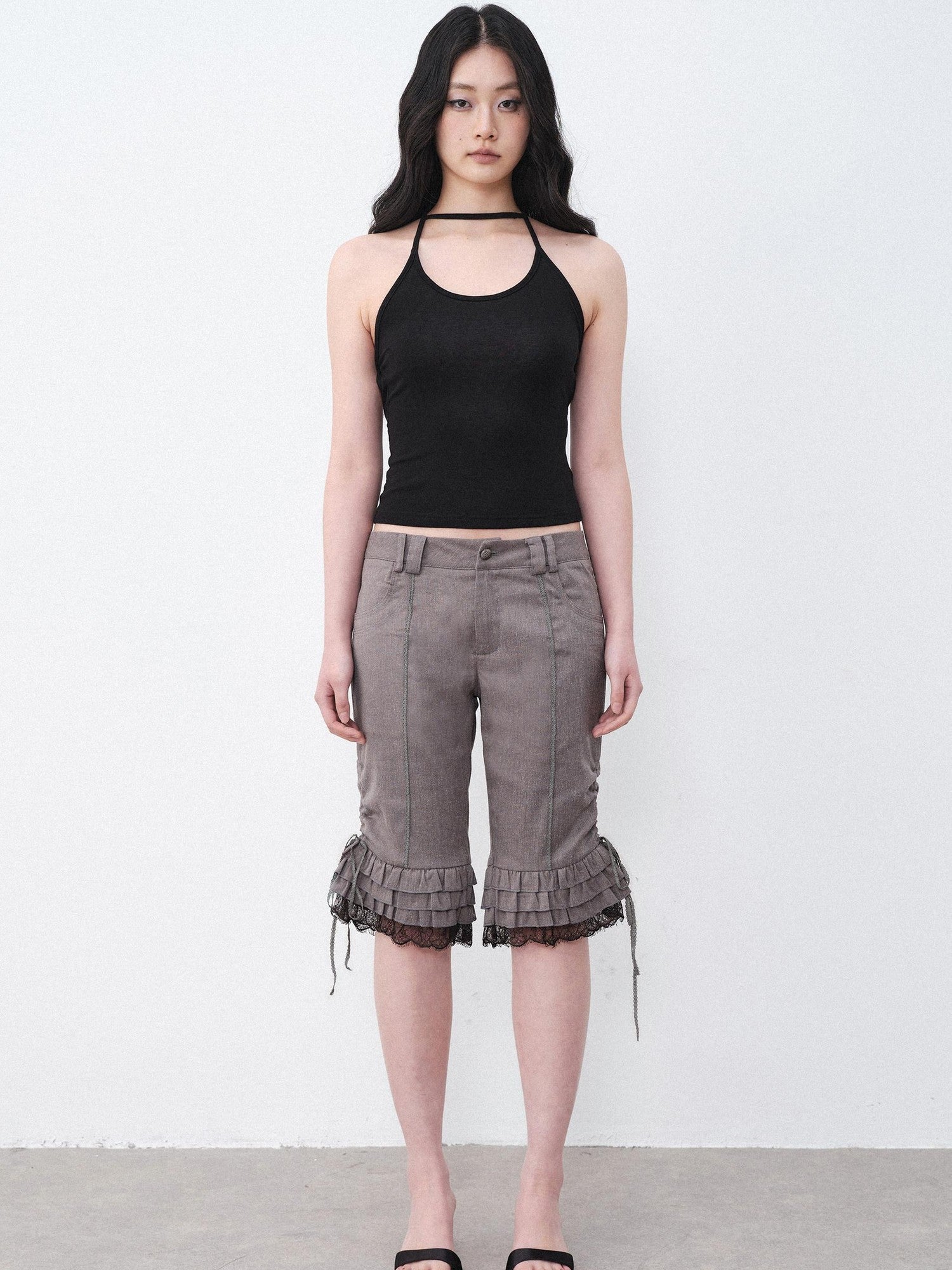 THELIGHT OFFICIAL Gray Lace Ruffle Patchwork Flared Hem Women's Polyester Short Trousers