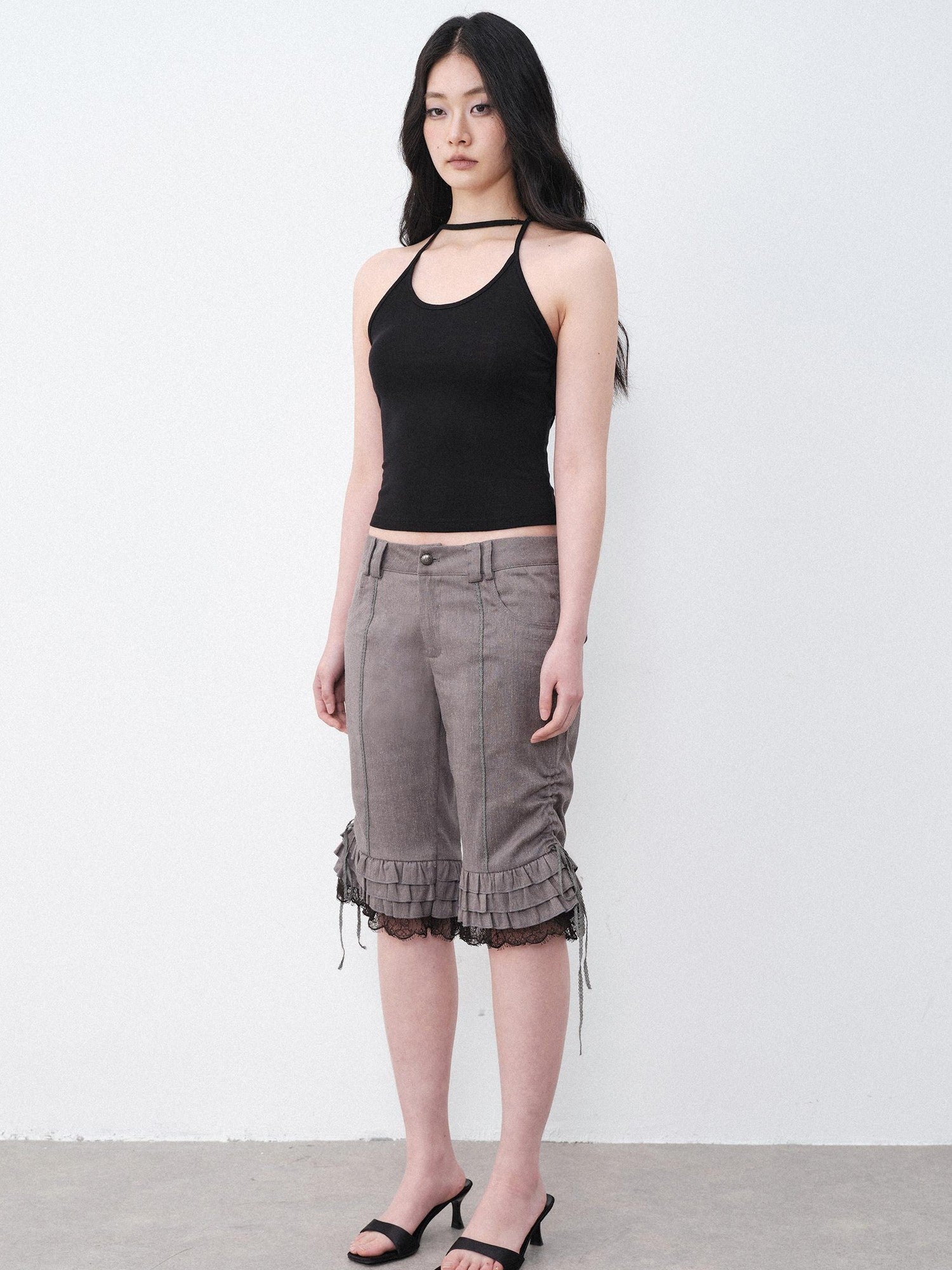 THELIGHT OFFICIAL Gray Lace Ruffle Patchwork Flared Hem Women's Polyester Short Trousers