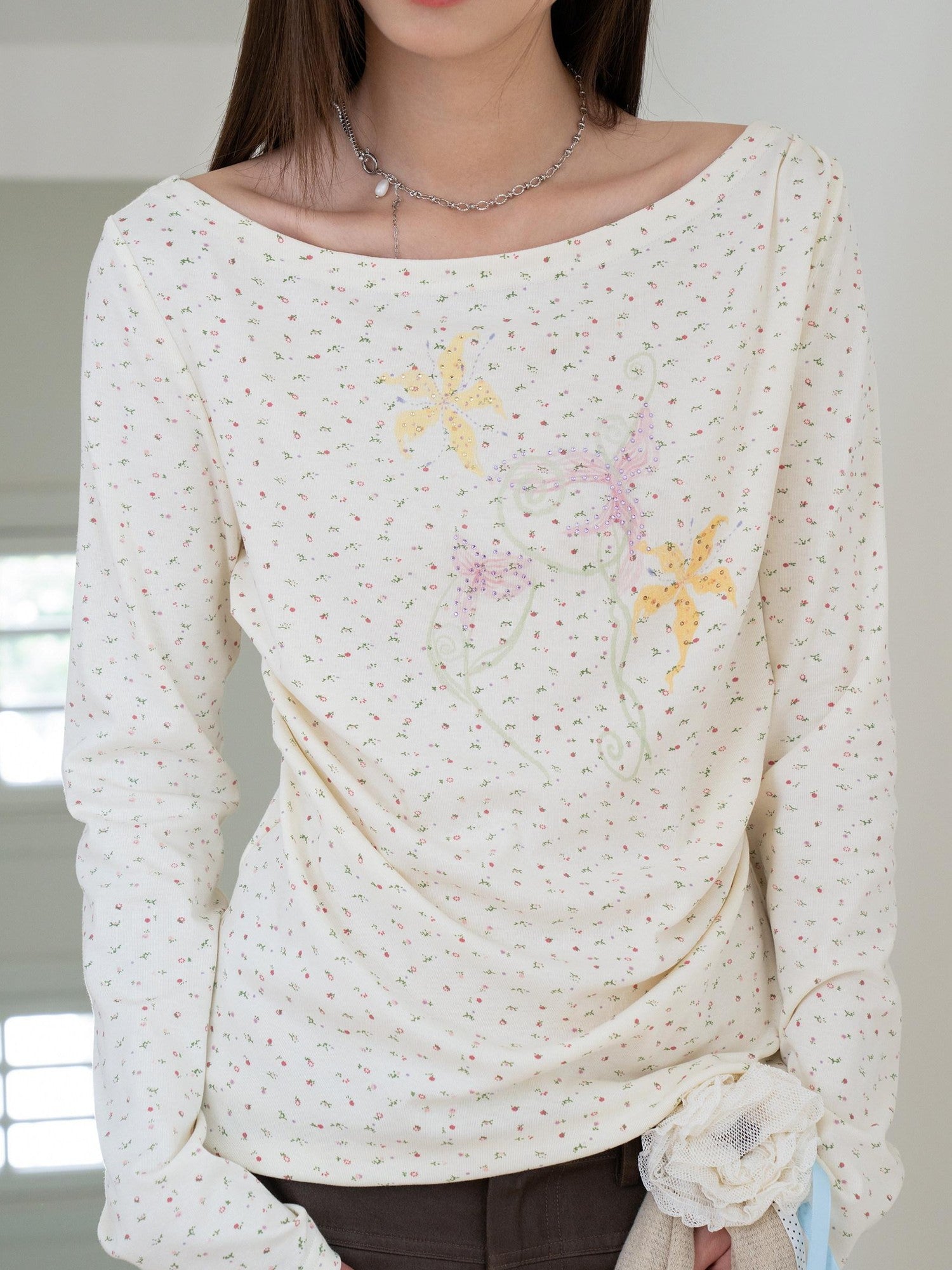THELIGHT OFFICIAL Ivory Floral Ruching Waist Rhinestone Women's Long Sleeve T-shirts