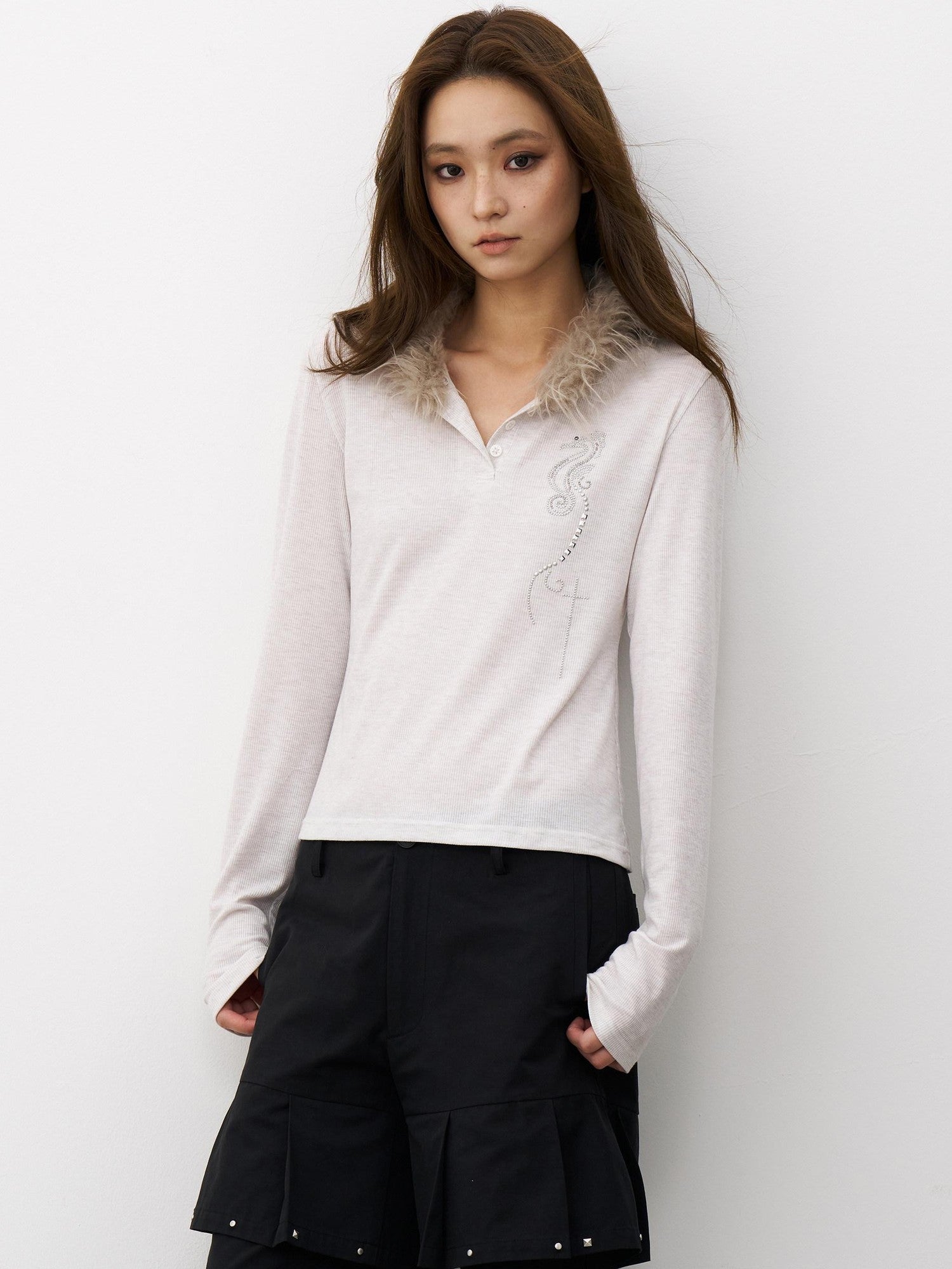 THELIGHT OFFICIAL Pale Lilac Seahorse Rhinestone Fur Collar Henley Women's Long Sleeve T-shirts