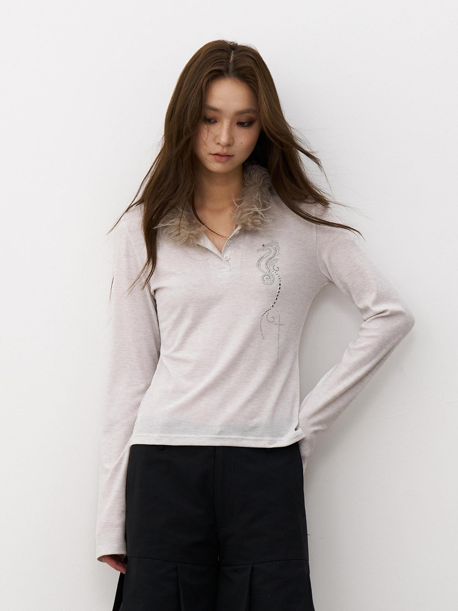 THELIGHT OFFICIAL Pale Lilac Seahorse Rhinestone Fur Collar Henley Women's Long Sleeve T-shirts
