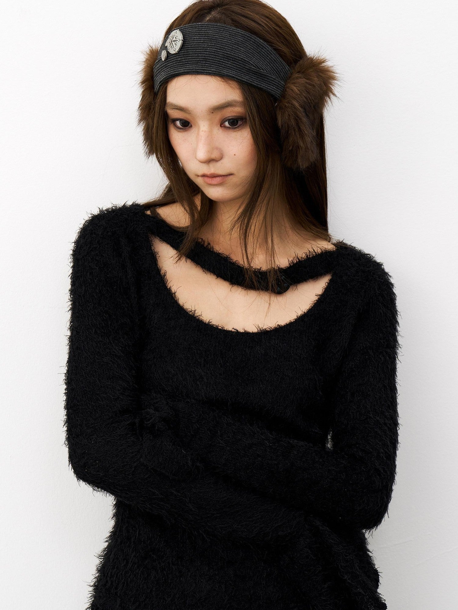 THELIGHT OFFICIAL Plush Vintage Button Detail Ear Muffs Headband Women's Plush Hats