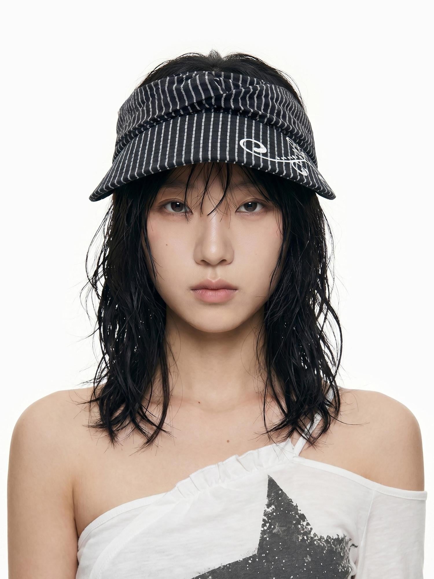 THELIGHT OFFICIAL Striped Pleated Open Top Glitter Print Curved Brim Women's Cotton Hats