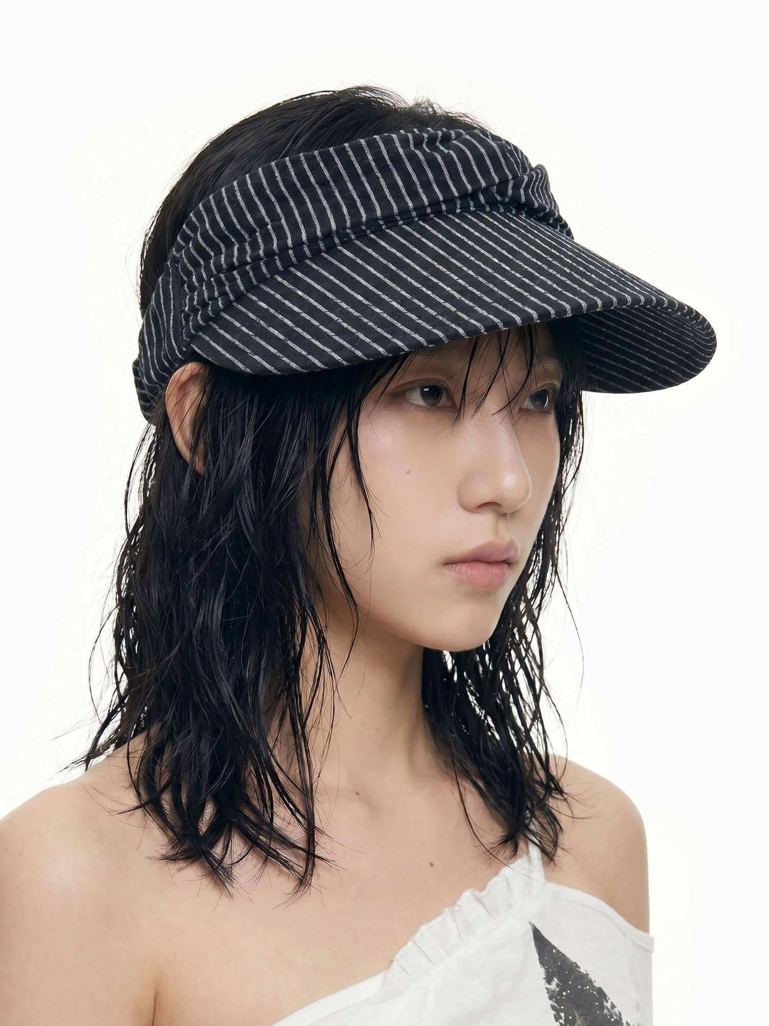 THELIGHT OFFICIAL Striped Pleated Open Top Glitter Print Curved Brim Women's Cotton Hats