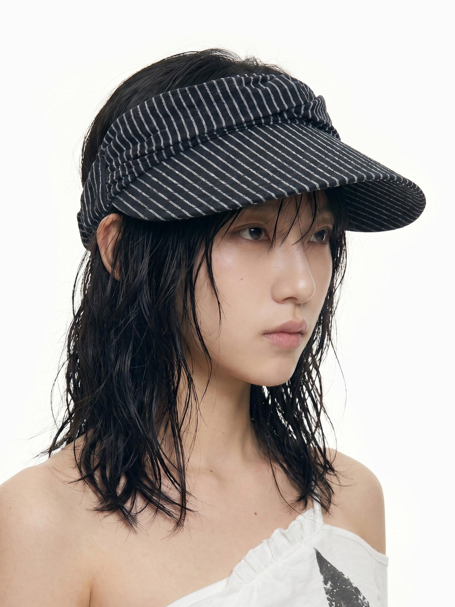 THELIGHT OFFICIAL Striped Pleated Open Top Glitter Print Curved Brim Women's Cotton Hats