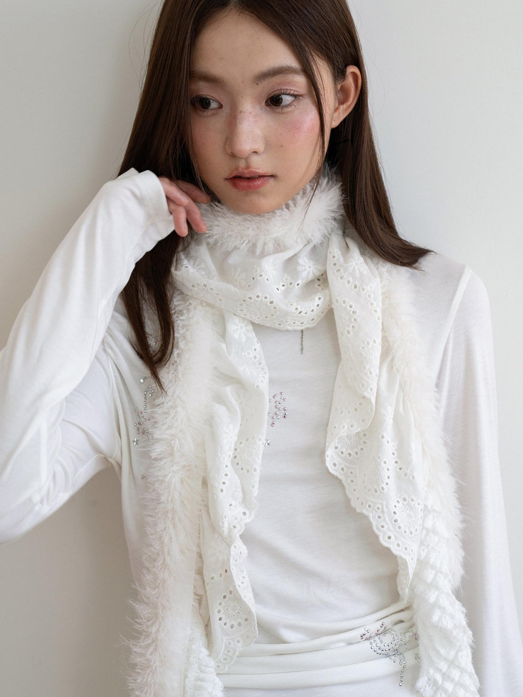 THELIGHT OFFICIAL White Patchwork Pendant Fuzzy Women's Cotton Polyester Scarves & Shawls