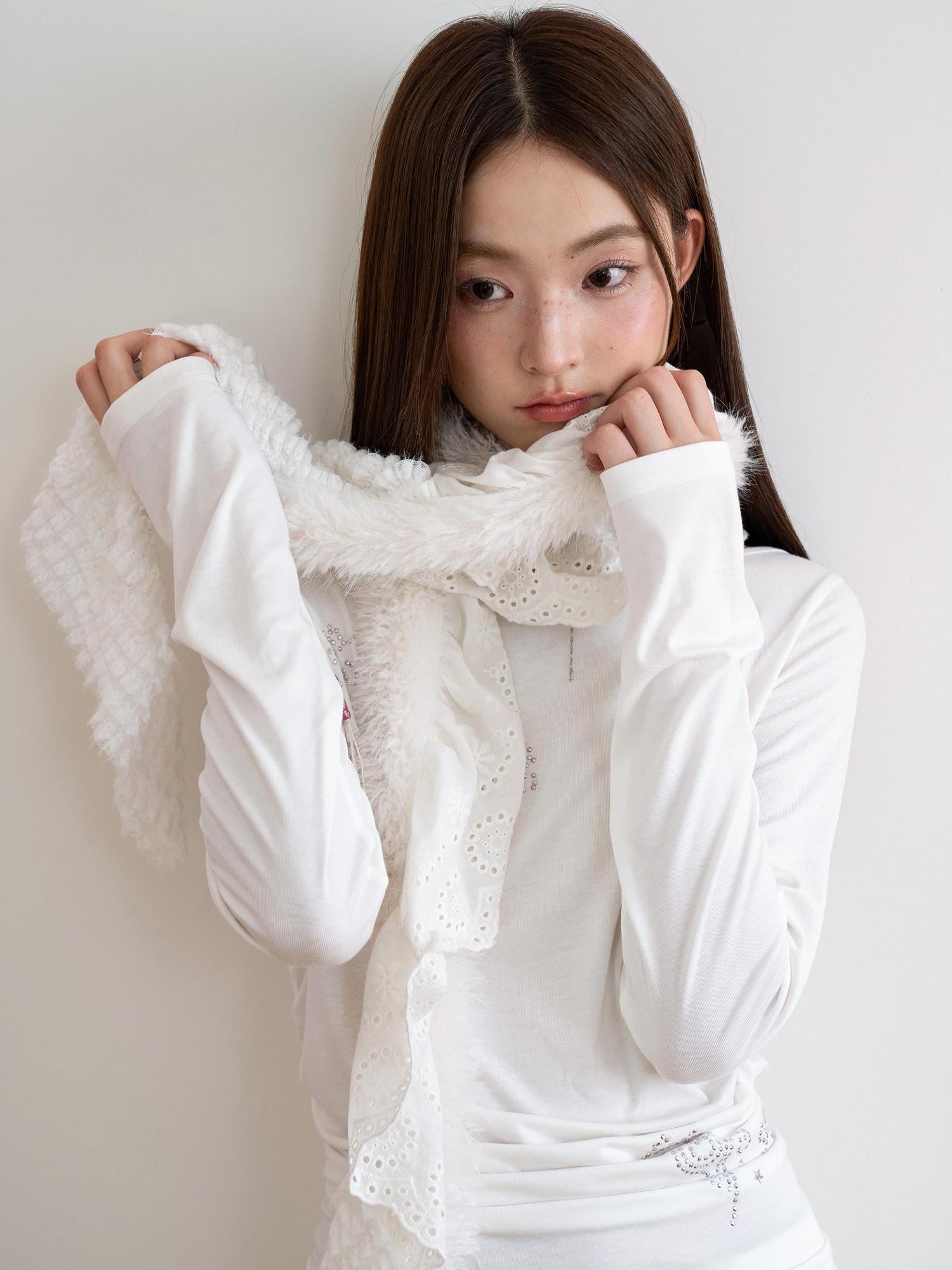 THELIGHT OFFICIAL White Patchwork Pendant Fuzzy Women's Cotton Polyester Scarves & Shawls