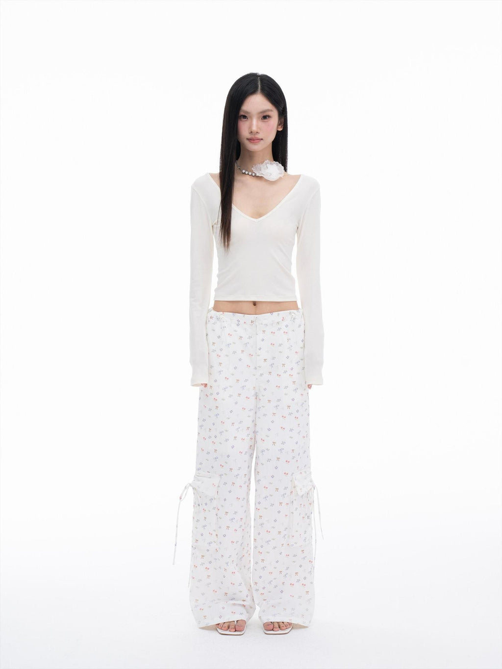 THELIGHT OFFICIAL White Printed Floral Bow Cargo Pockets Straight Loose Women's Nylon Chinos
