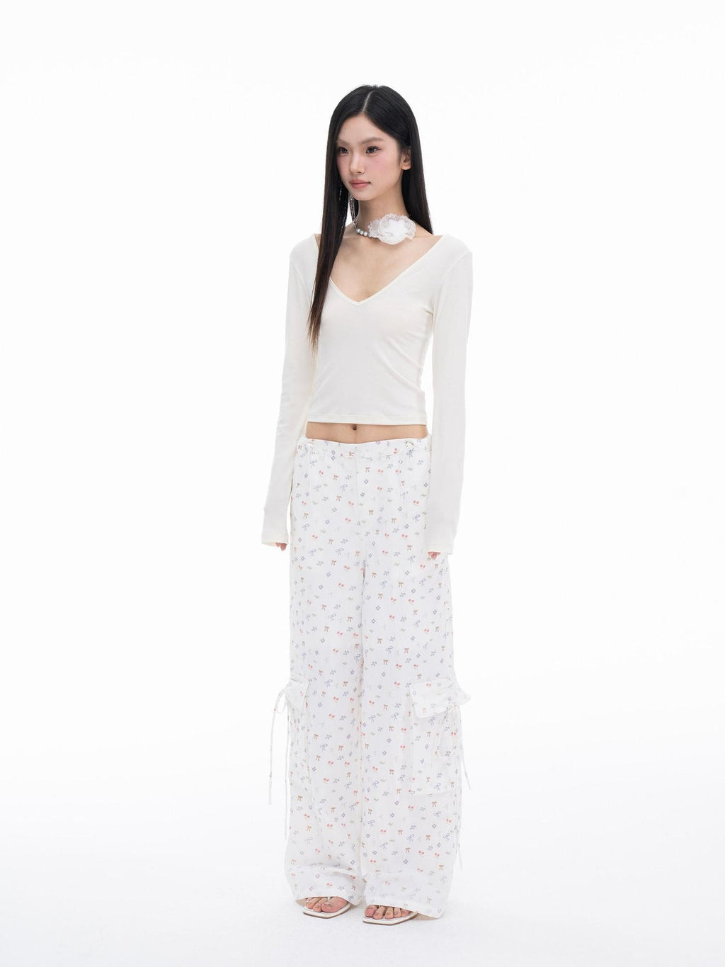 THELIGHT OFFICIAL White Printed Floral Bow Cargo Pockets Straight Loose Women's Nylon Chinos