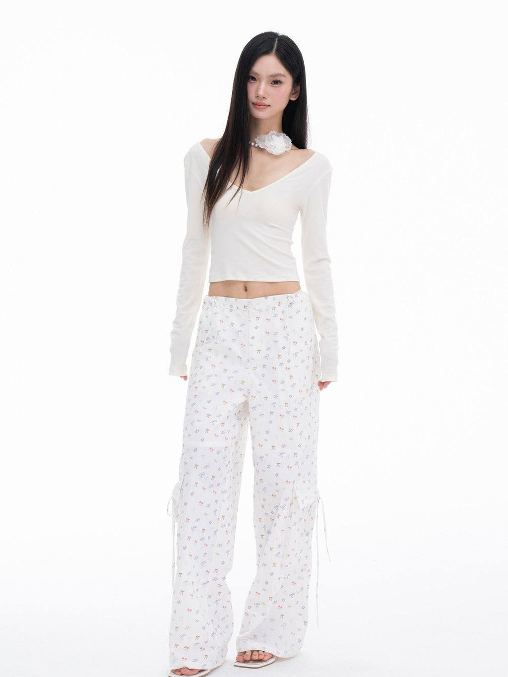 THELIGHT OFFICIAL White Printed Floral Bow Cargo Pockets Straight Loose Women's Nylon Chinos