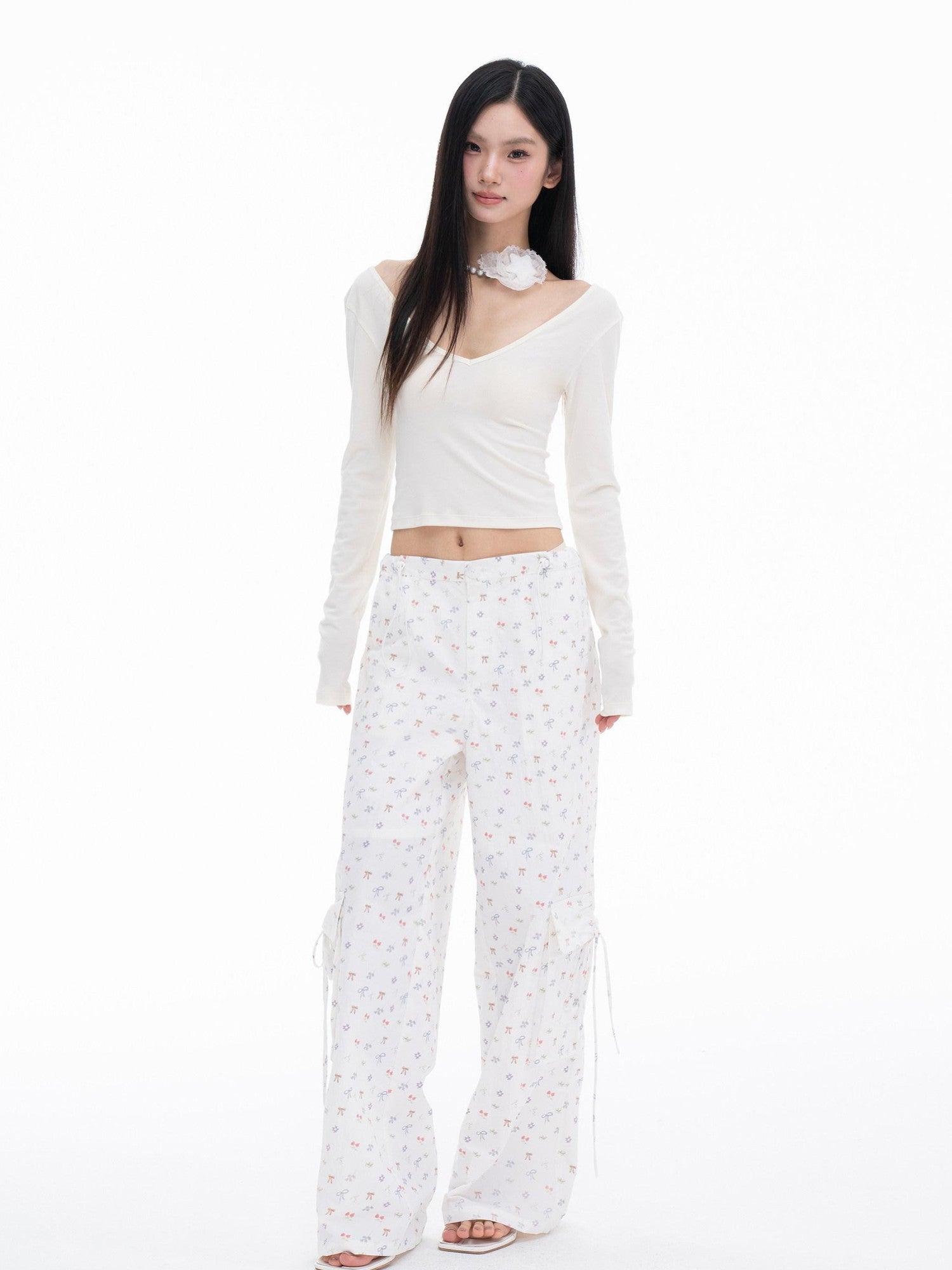 THELIGHT OFFICIAL White Printed Floral Bow Cargo Pockets Straight Loose Women's Nylon Chinos