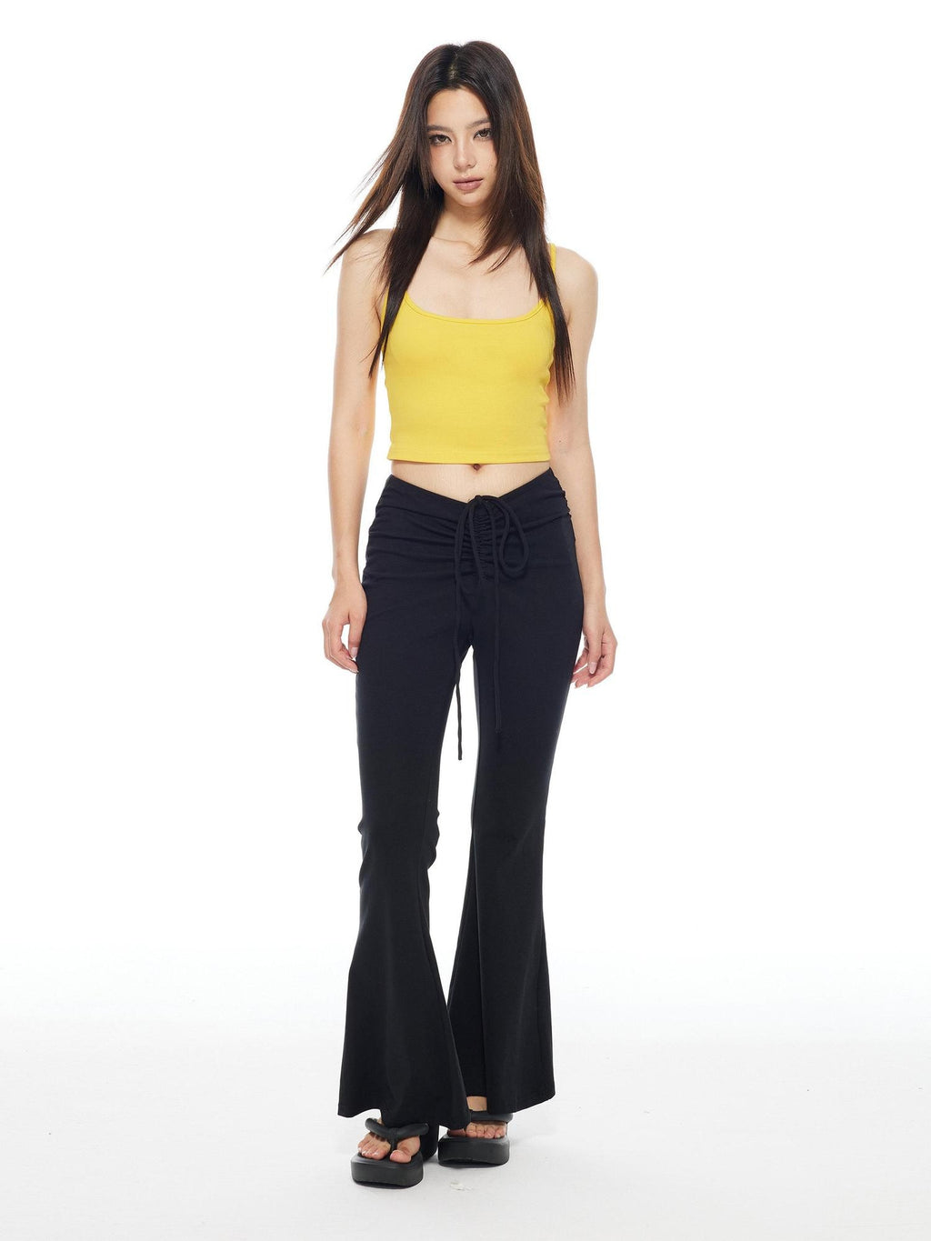 THELIGHT OFFICIAL Yellow Solid Cropped Spaghetti Strap Women's Cotton Spandex Camisoles