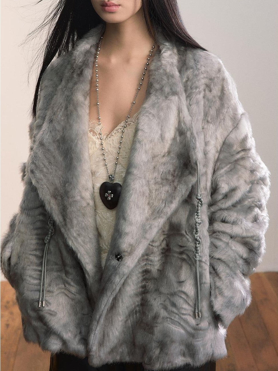 ViaPitti Textured Oversized Lapel Faux Fur Women's Short Coats