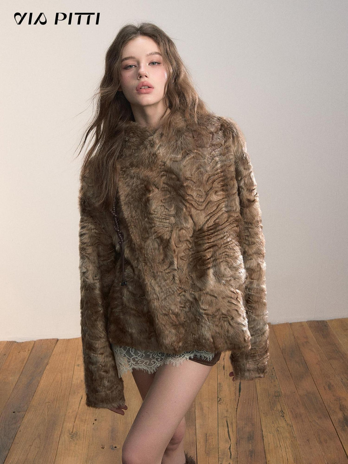 ViaPitti Textured Oversized Lapel Faux Fur Women's Short Coats
