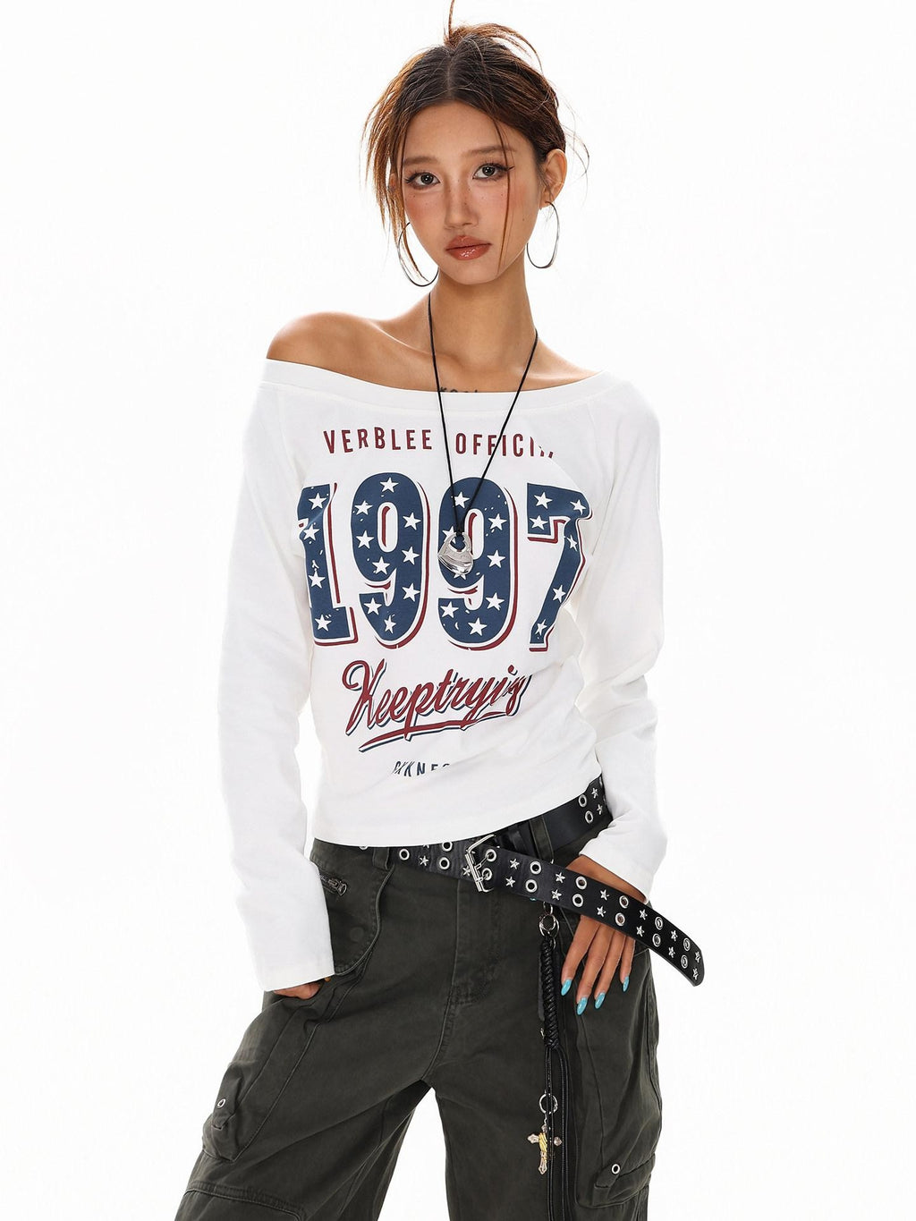 XPKAEAX Black White Letter Print Asymmetric One Shoulder Women's Long Sleeve T-shirts