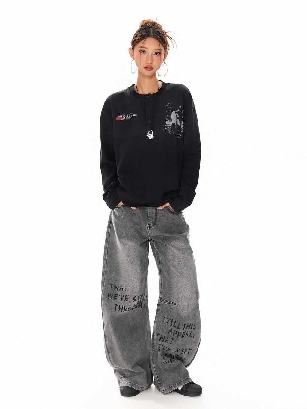 XPKAEAX Letter Print Washed Distressed Relaxed Crew Neck Women's Long Sleeve T-shirts
