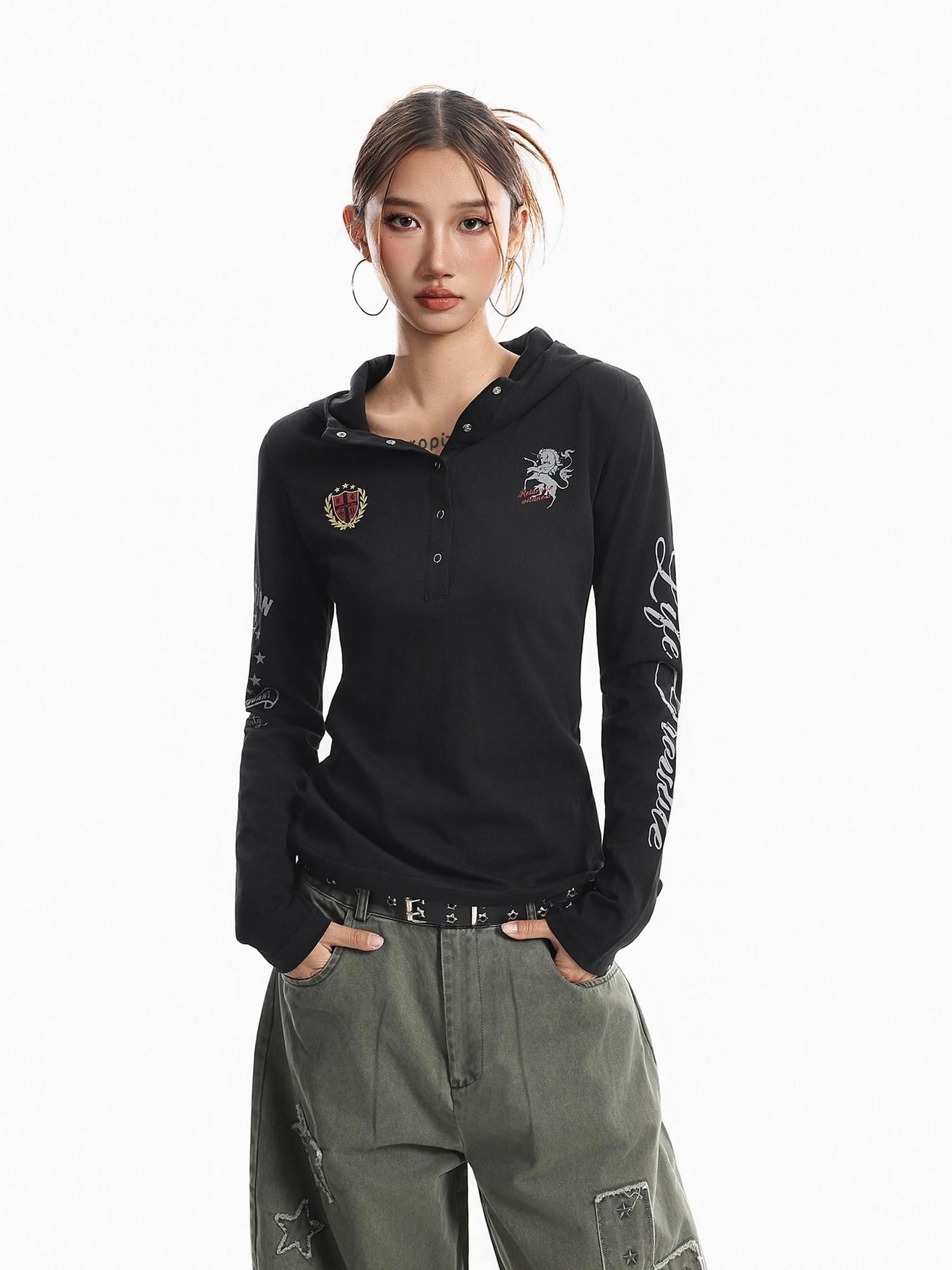 XPKAEAX Retro Badge Print Hooded Button Women's Other Fabric Long Sleeve T-shirts