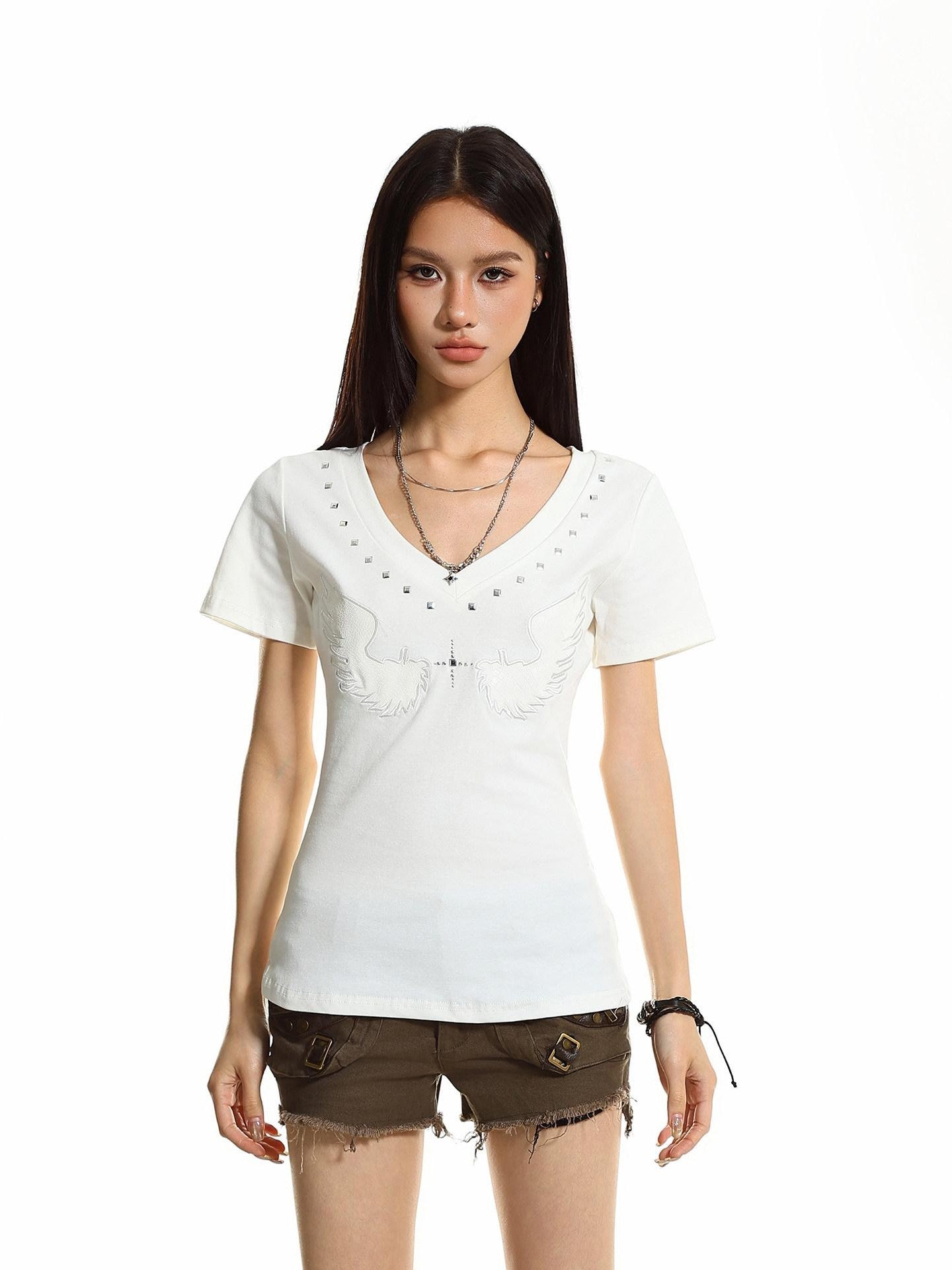 XPKAEAX Retro Wing Embroidered Studded V-neck Women's Short Sleeve T-shirts