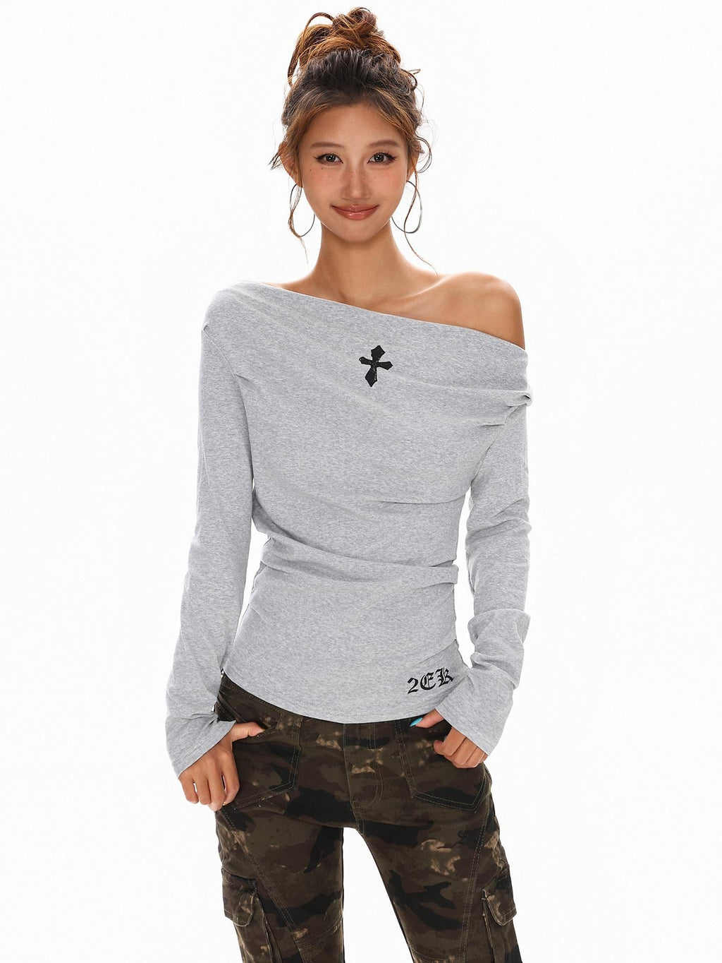 XPKAEAX Vintage Cross Print Pleated Off Shoulder Slim Fit Women's Long Sleeve T-shirts