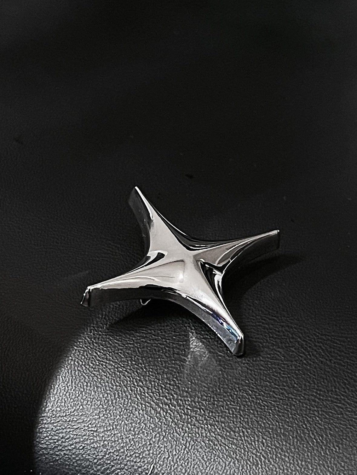 YUBABY 3d Metal Four Pointed Star Women's Electroplated Bright Silver Brooches