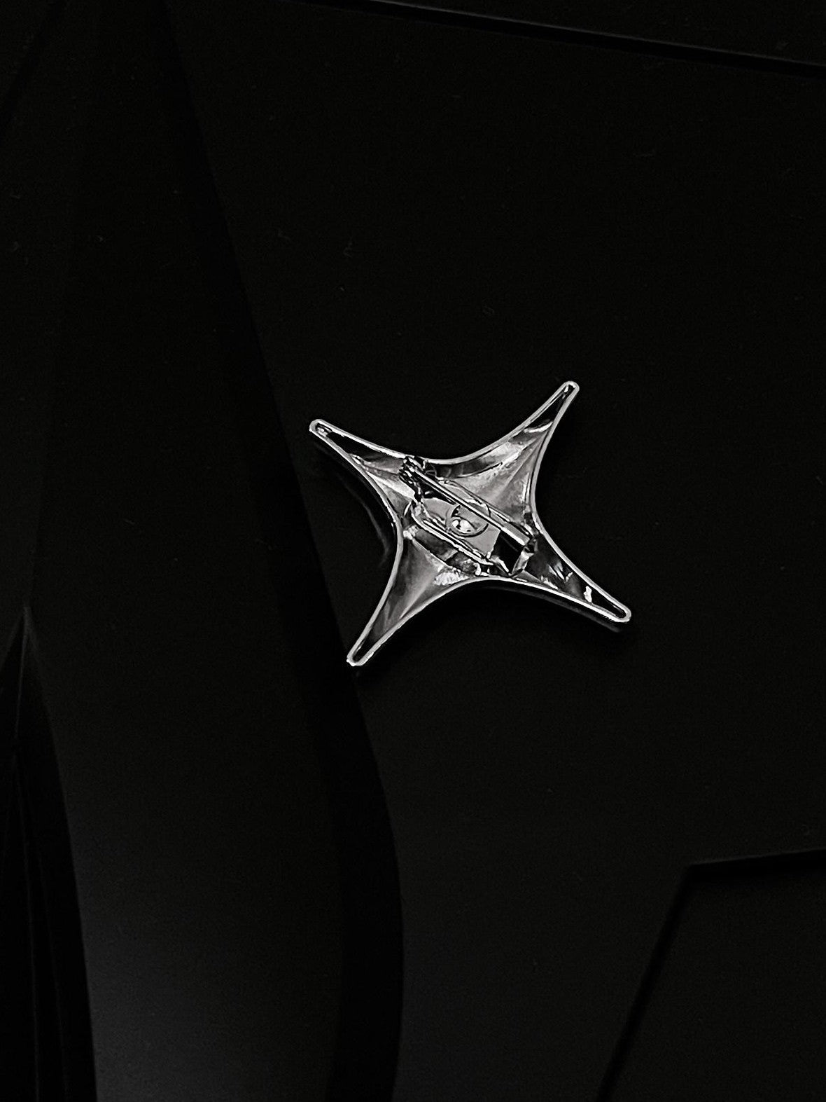 YUBABY 3d Metal Four Pointed Star Women's Electroplated Bright Silver Brooches