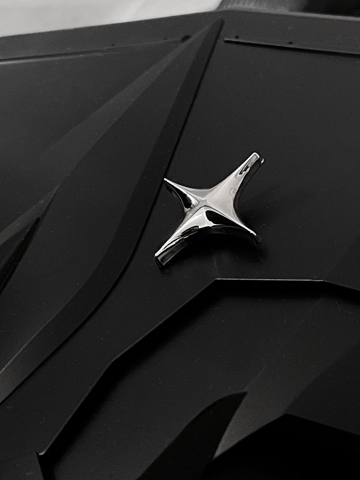 YUBABY 3d Metal Four Pointed Star Women's Electroplated Bright Silver Brooches