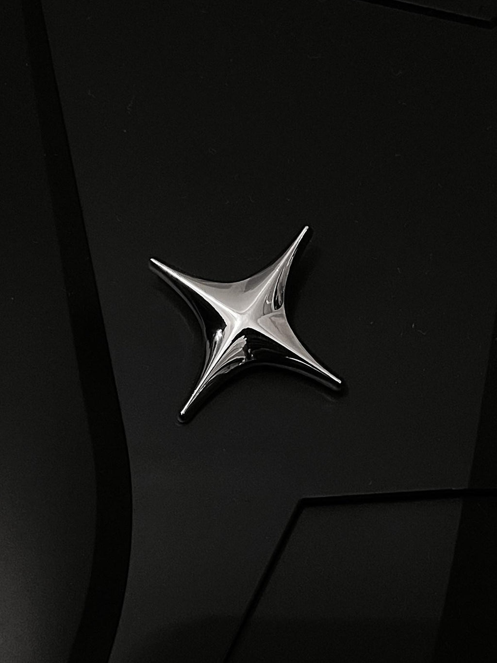 YUBABY 3d Metal Four Pointed Star Women's Electroplated Bright Silver Brooches