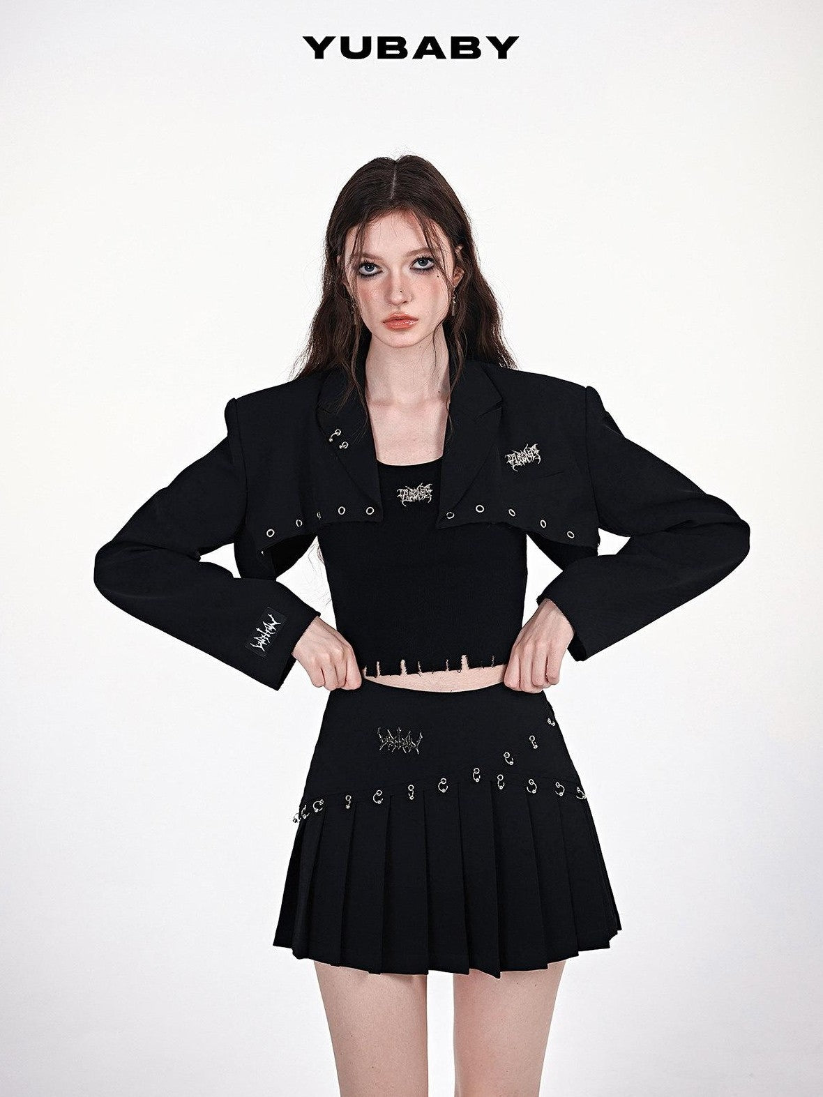 YUBABY Black Pleated Punk Mid Waist Strap O Ring Women's Polyester Mini Skirts