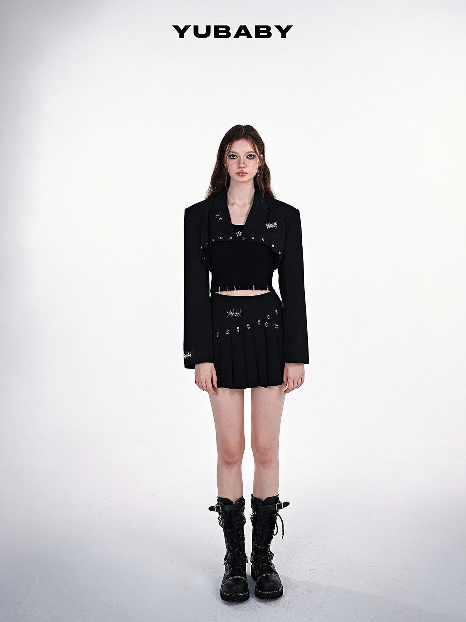YUBABY Black Pleated Punk Mid Waist Strap O Ring Women's Polyester Mini Skirts