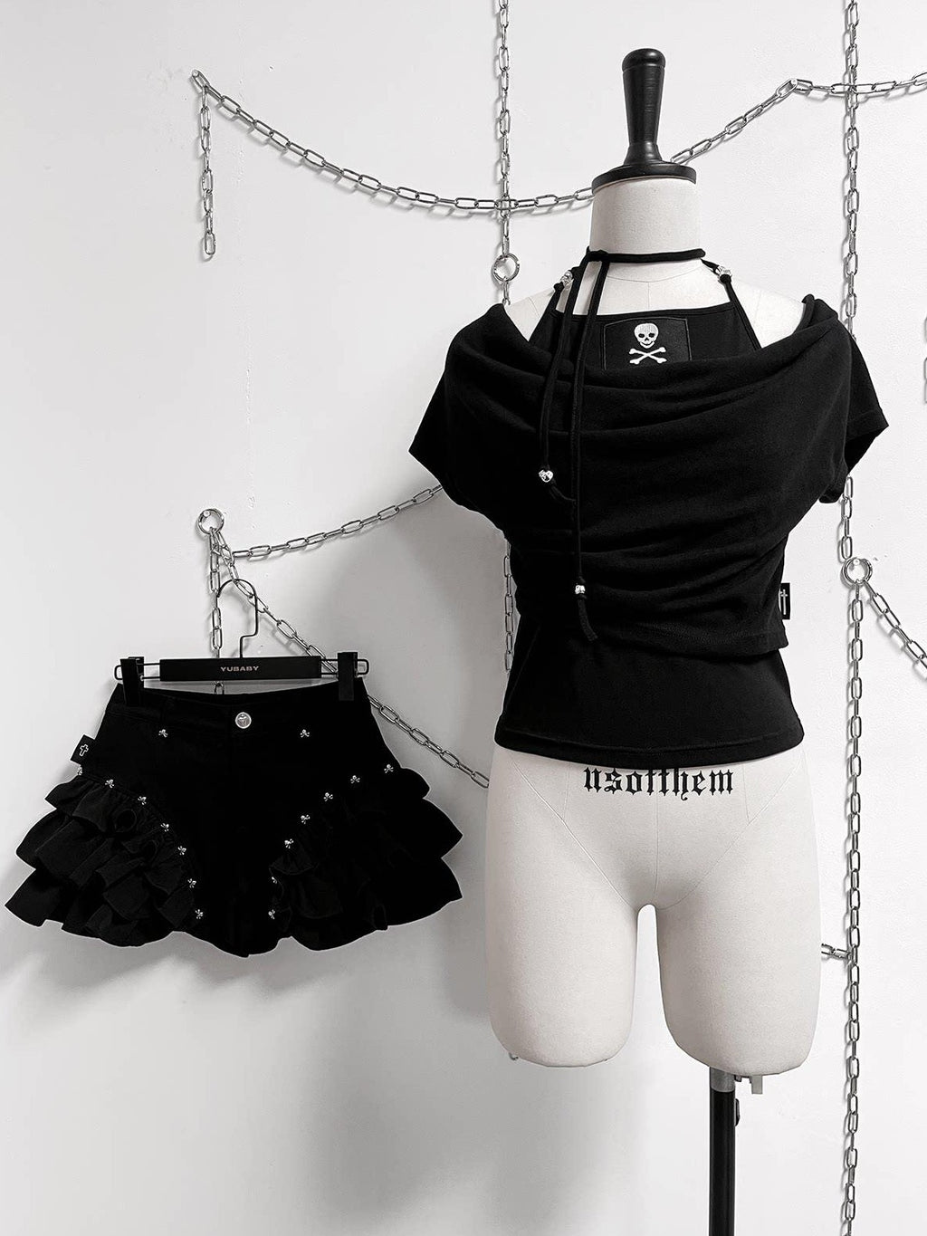 YUBABY Black Spliced Metal Skull Applique Gothic Halter Women's Neck Gaiters