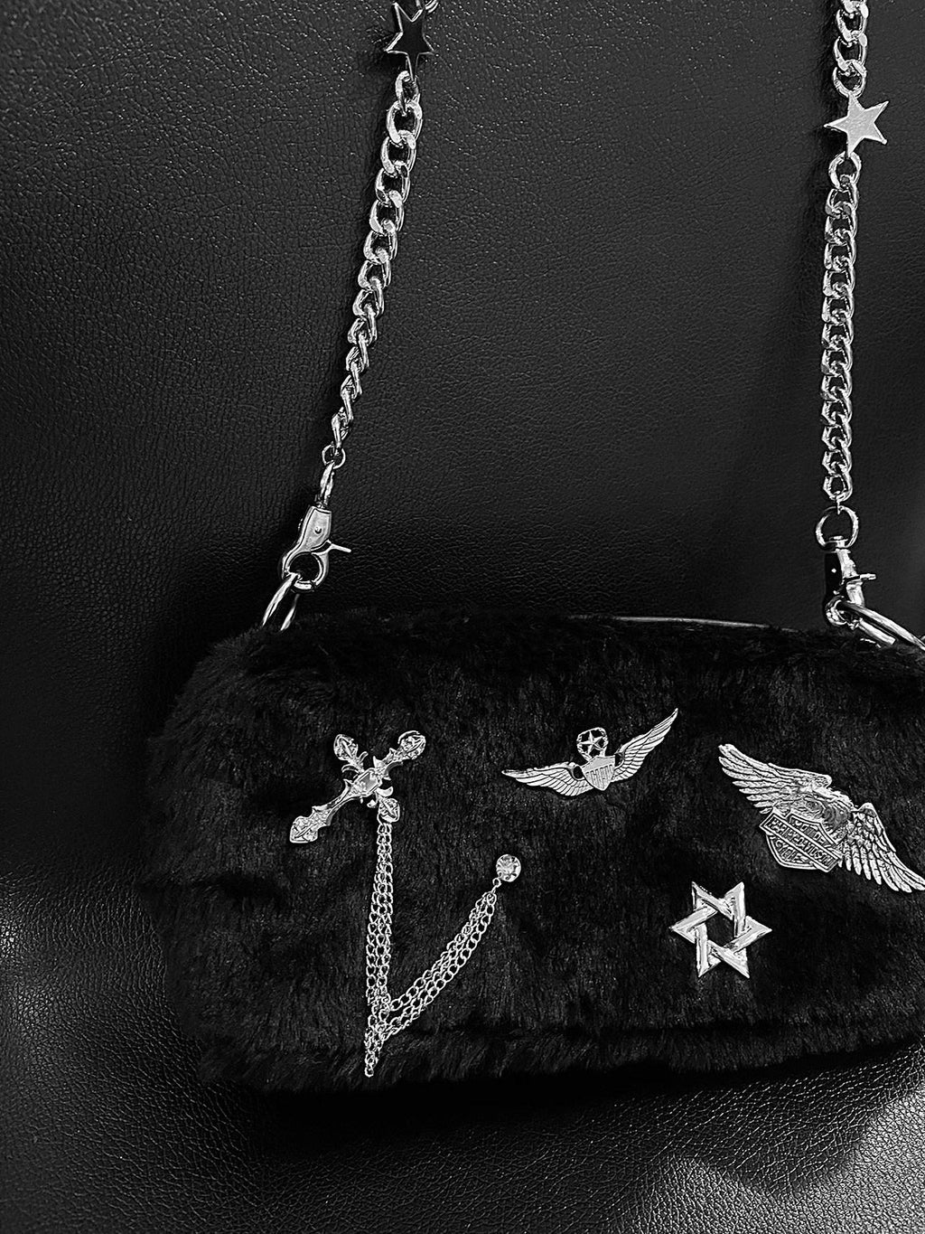YUBABY Black White Faux Fur Metal Chain Badge Star Detachable Handle Women's Handbags