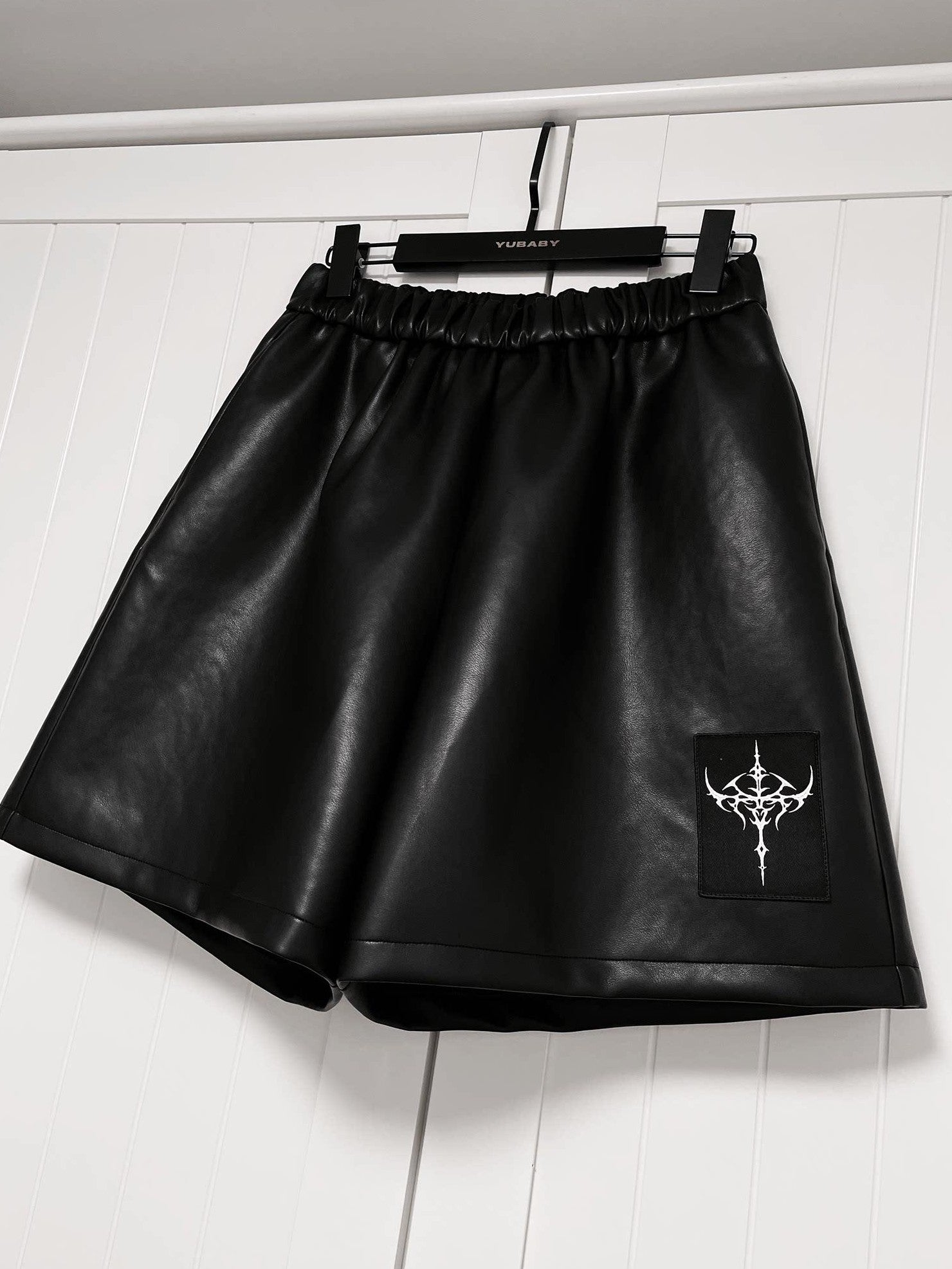 YUBABY Dark Gothic Applique 3d Cross Ultra Wide Leg Women's Pu Leather Short Trousers