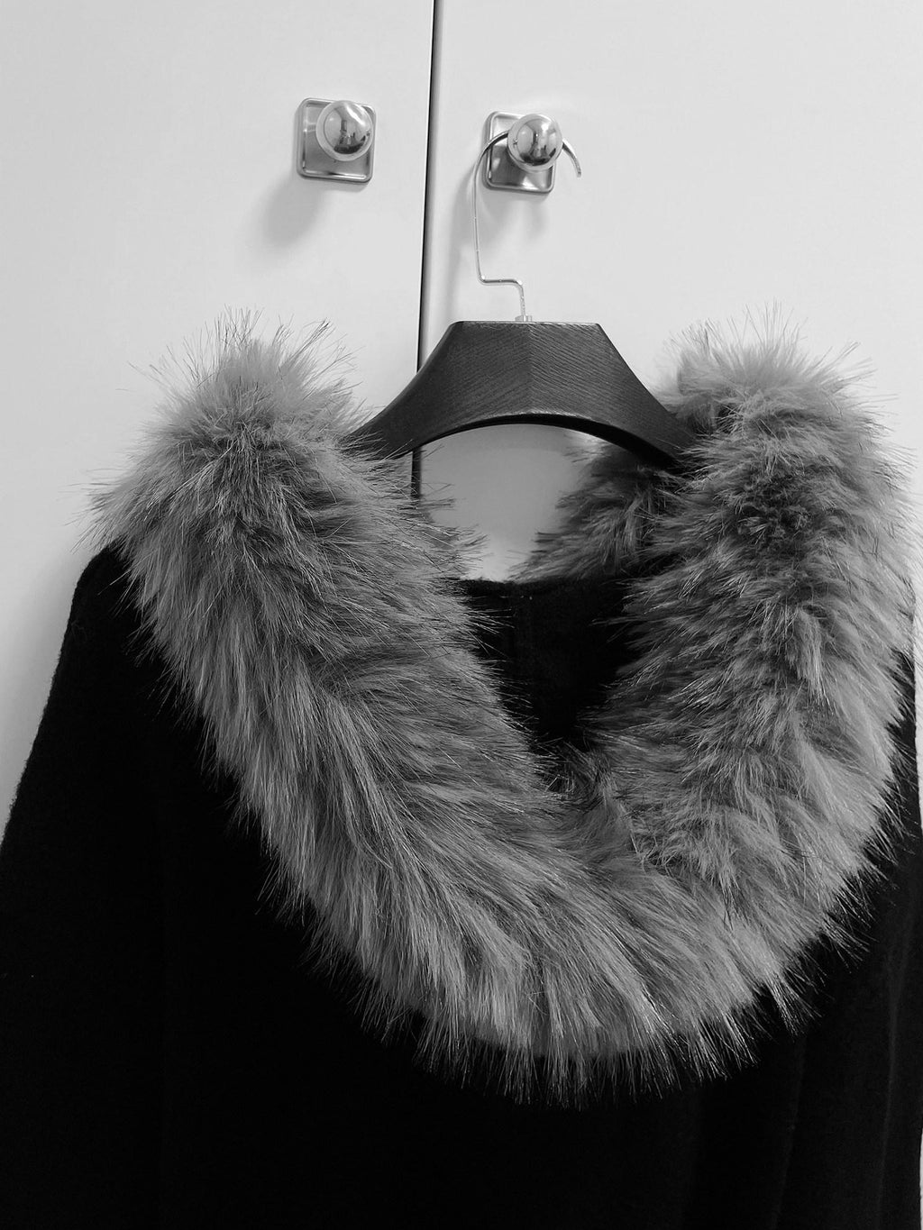 YUBABY Faux Fox Fur Oversize Collar Gothic Cross Women's Cotton Blend Hoodies