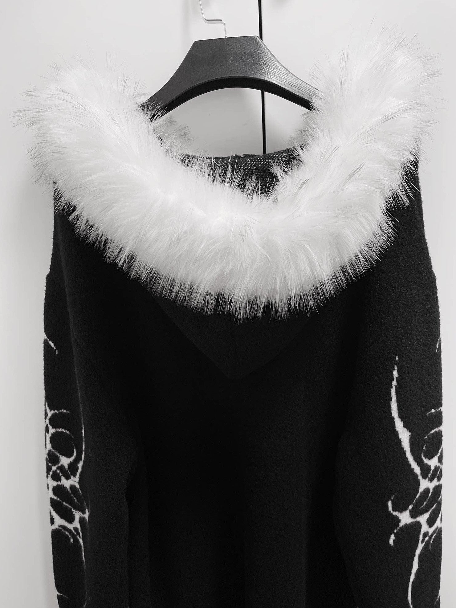 YUBABY Oversized Zippered Detachable Fur Collar Gothic Totem Women's Faux Alpaca Hoodies