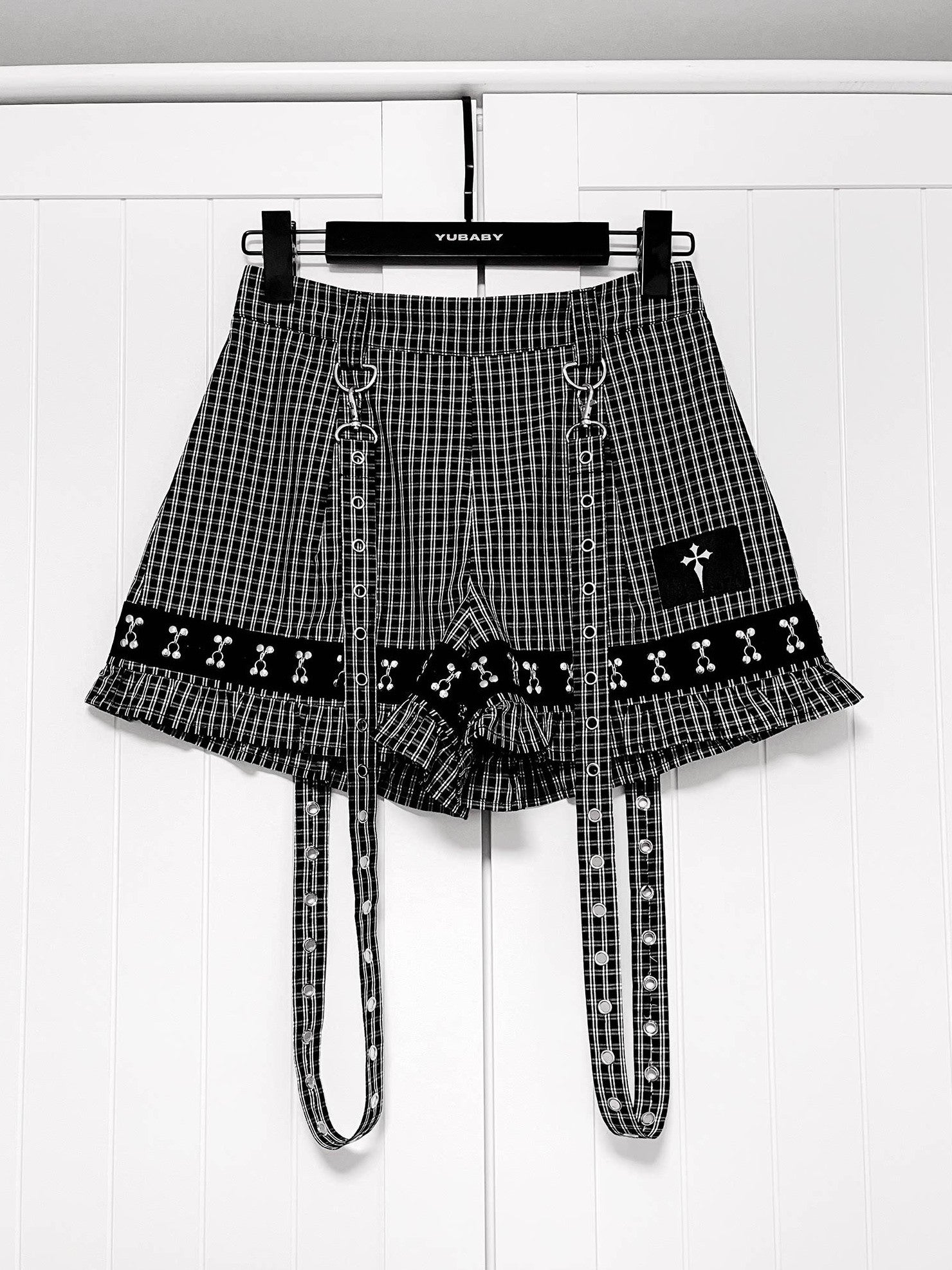 YUBABY Plaid Metal Lace Punk Puff Wide Leg Detachable Straps Women's Short Trousers