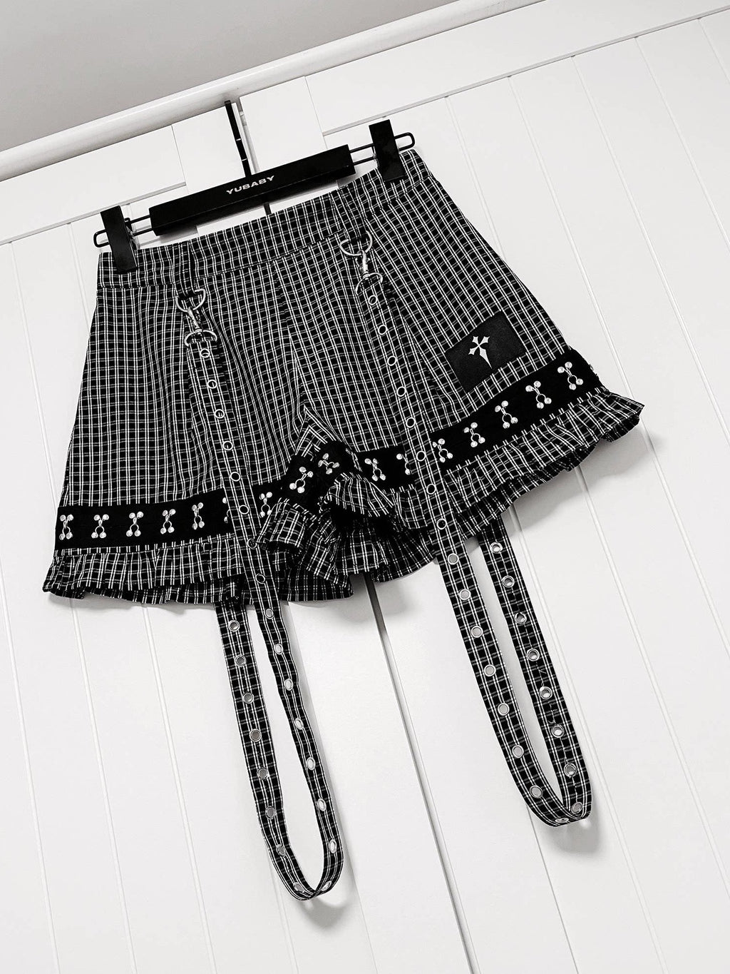 YUBABY Plaid Metal Lace Punk Puff Wide Leg Detachable Straps Women's Short Trousers