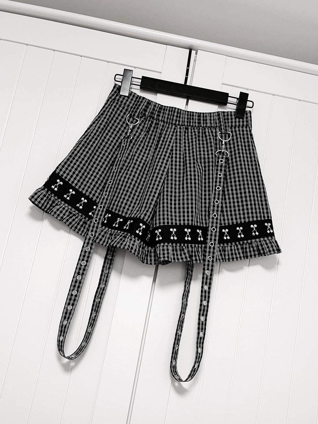 YUBABY Plaid Metal Lace Punk Puff Wide Leg Detachable Straps Women's Short Trousers