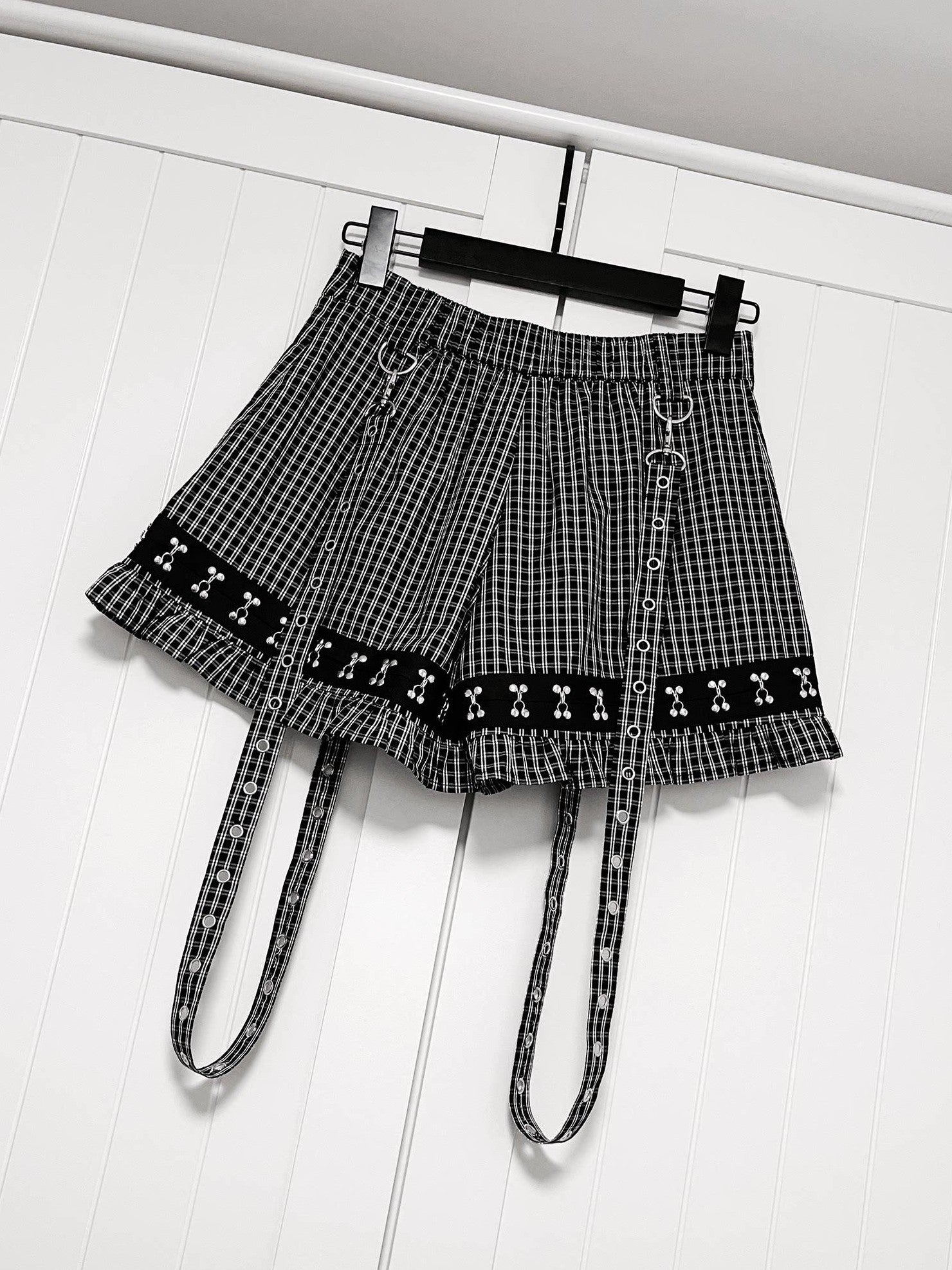 YUBABY Plaid Metal Lace Punk Puff Wide Leg Detachable Straps Women's Short Trousers