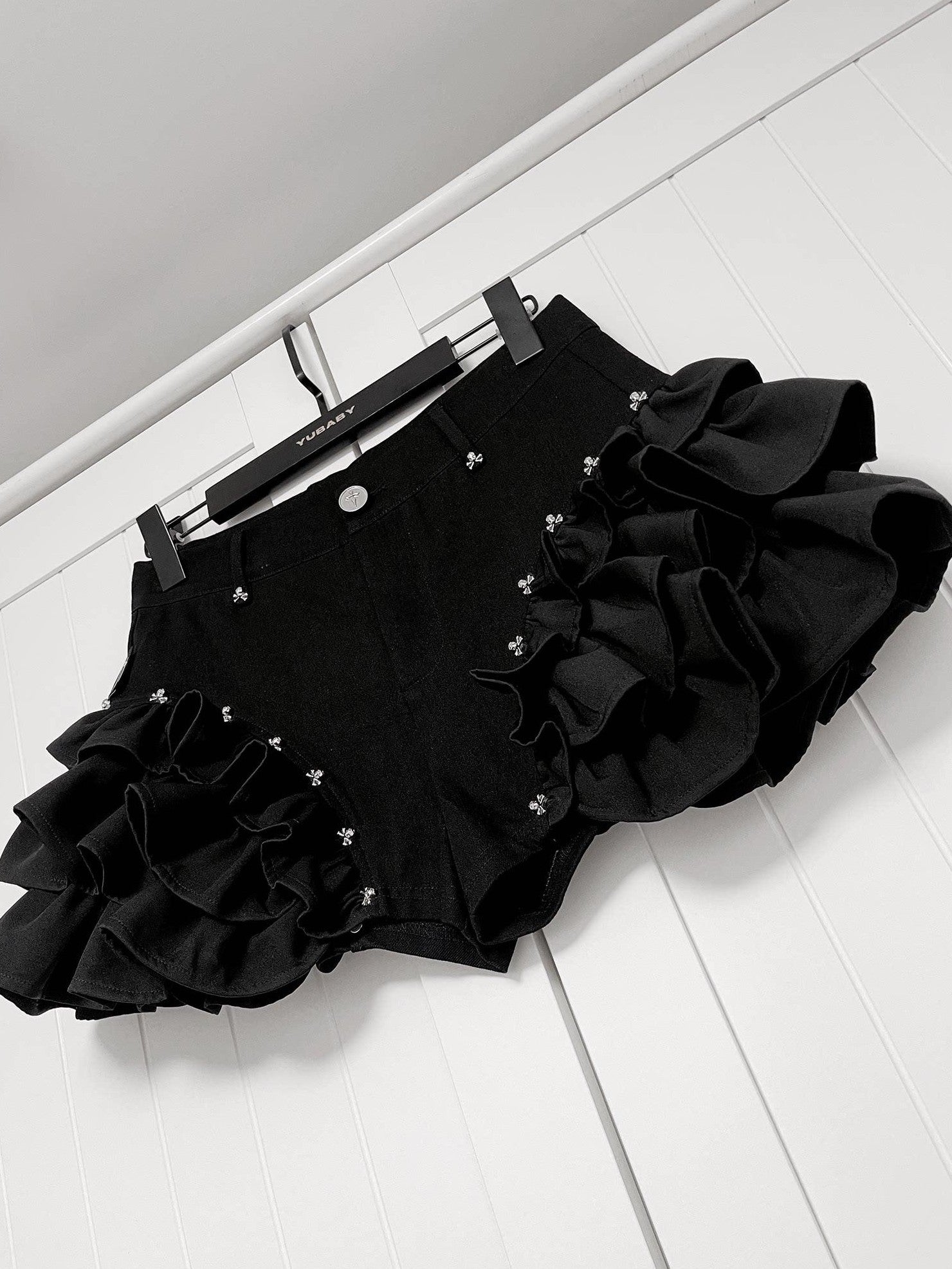 YUBABY Puffy Large Lace Wavy Layered Ruffle Gothic Mid Rise Women's Denim Skorts