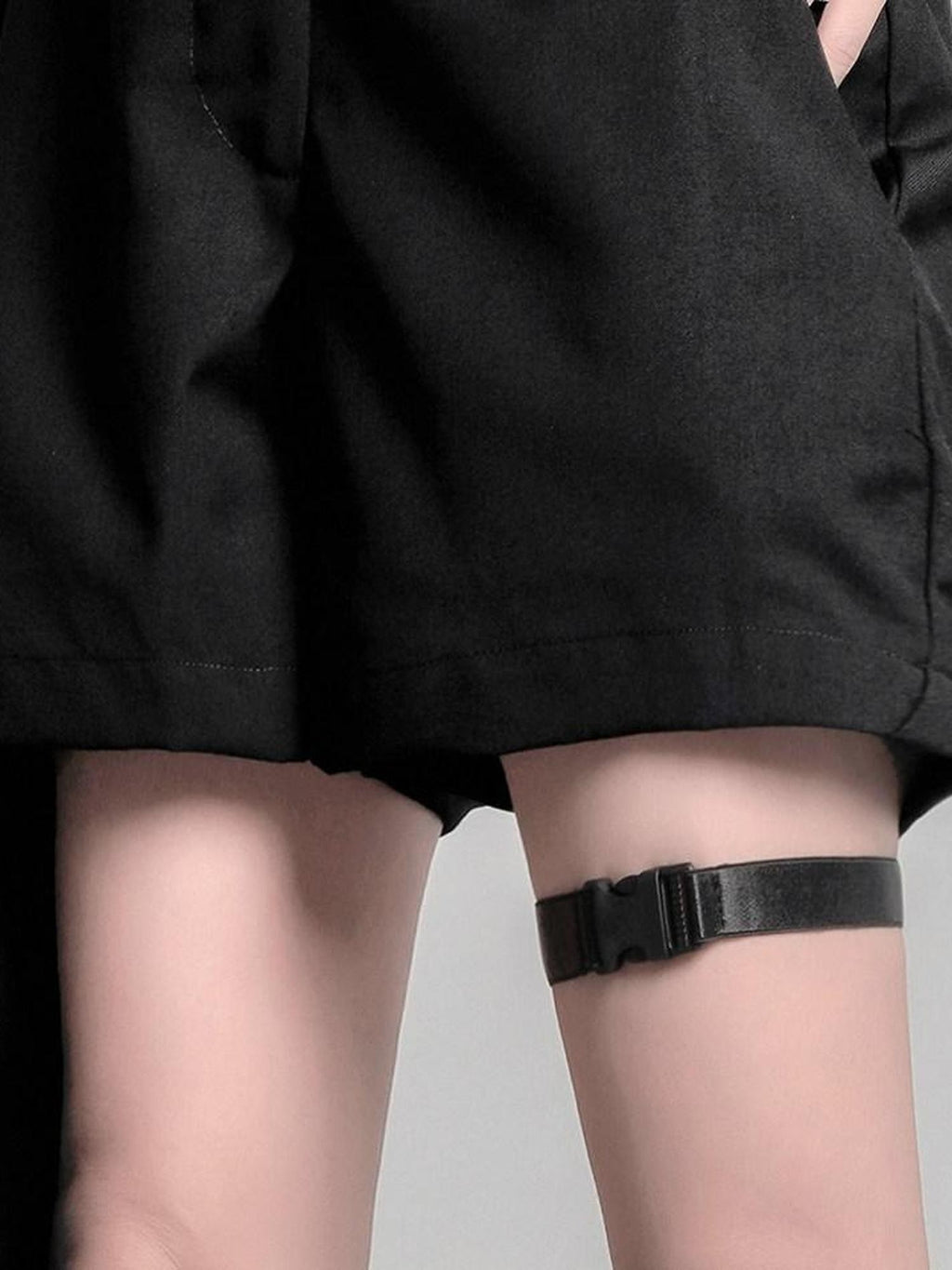 YUBABY Techwear Buckle Convertible Leg Ring Adjustable Elastic Women's Neck Gaiters
