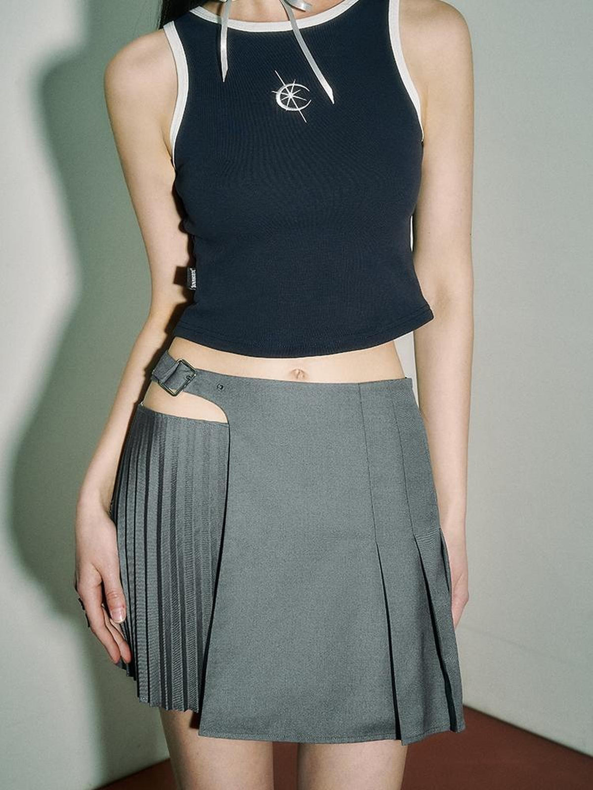YUKAHOUSE Pleated Low Waist A Line Polyester Women's Mini Skirts