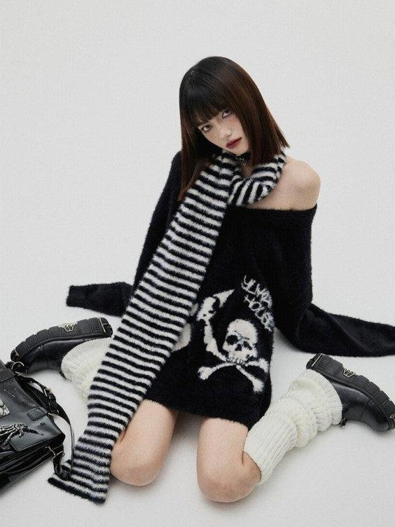 YUKAHOUSE Skull Print V-neck Long Sleeve Women's Faux Mohair Mid Length Sweaters