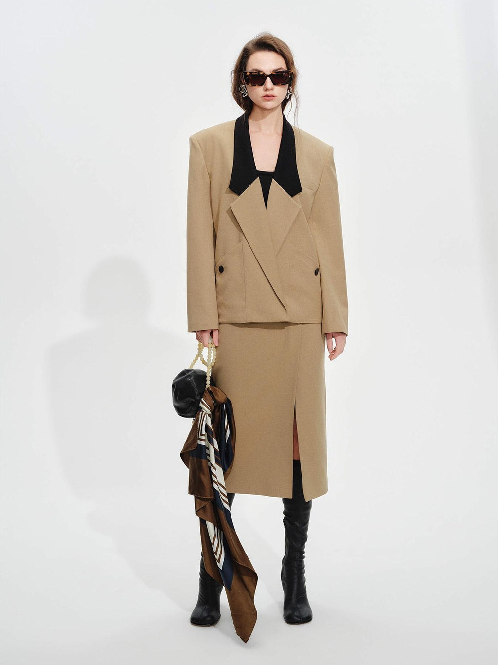 audreyyang Khaki Contrast Lapel Blazer Slit Loose Fit Long Sleeve Women Top & Skirt Sets