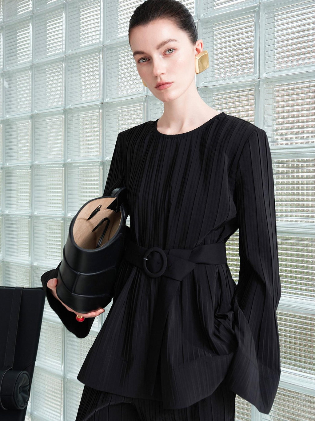 audreyyang Pleated Minimalist Office Loose Fit Bell Sleeve Women Black Polyester Blouses